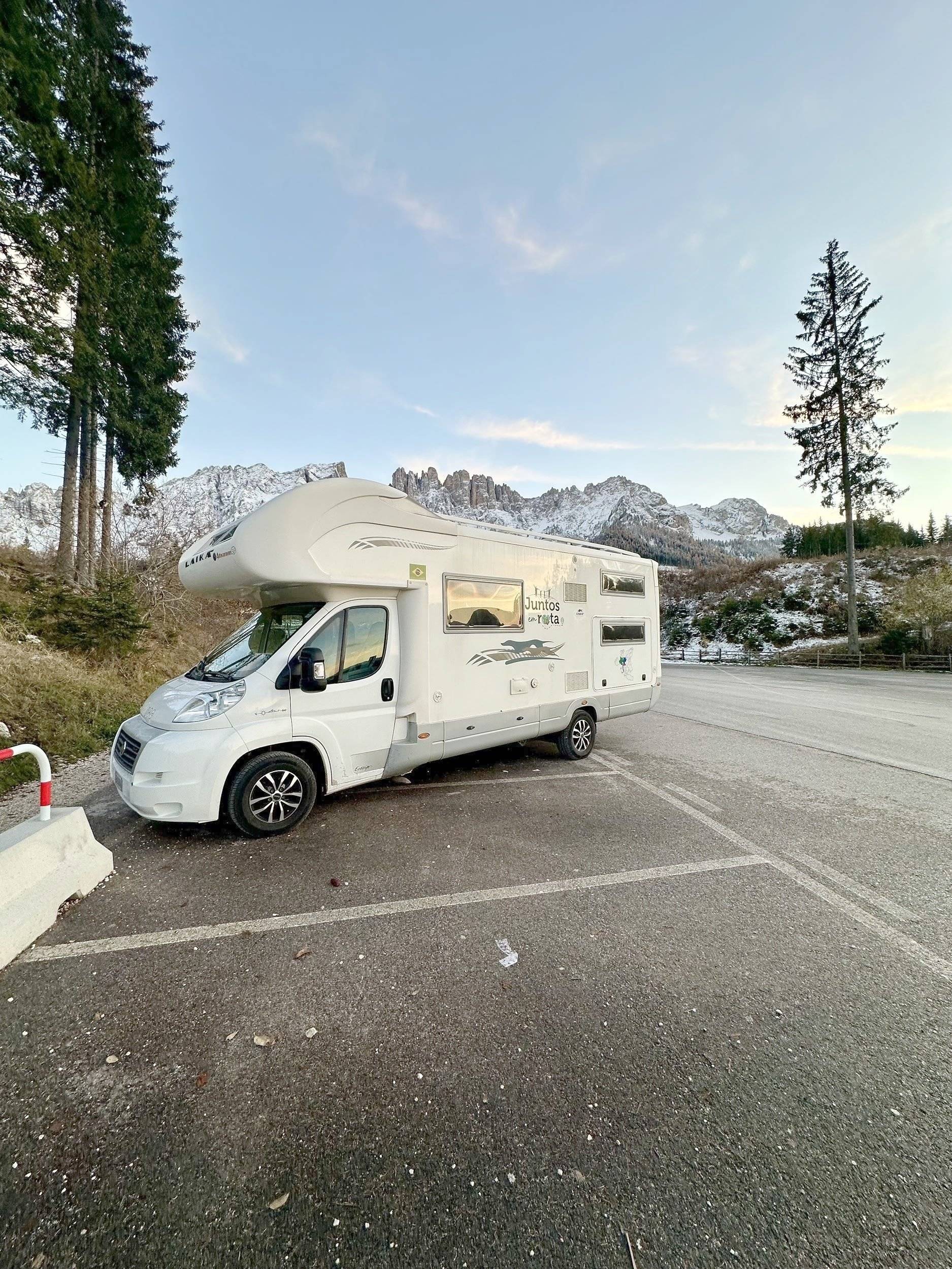 Vue avant de 3/4 Fiat Ducato 3,0 l 160 ch - Yescapa
