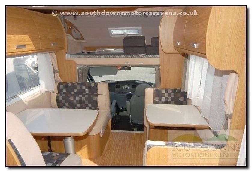 Eethoek Ford Transit 2,4 l TDCi 140 ch. - Yescapa