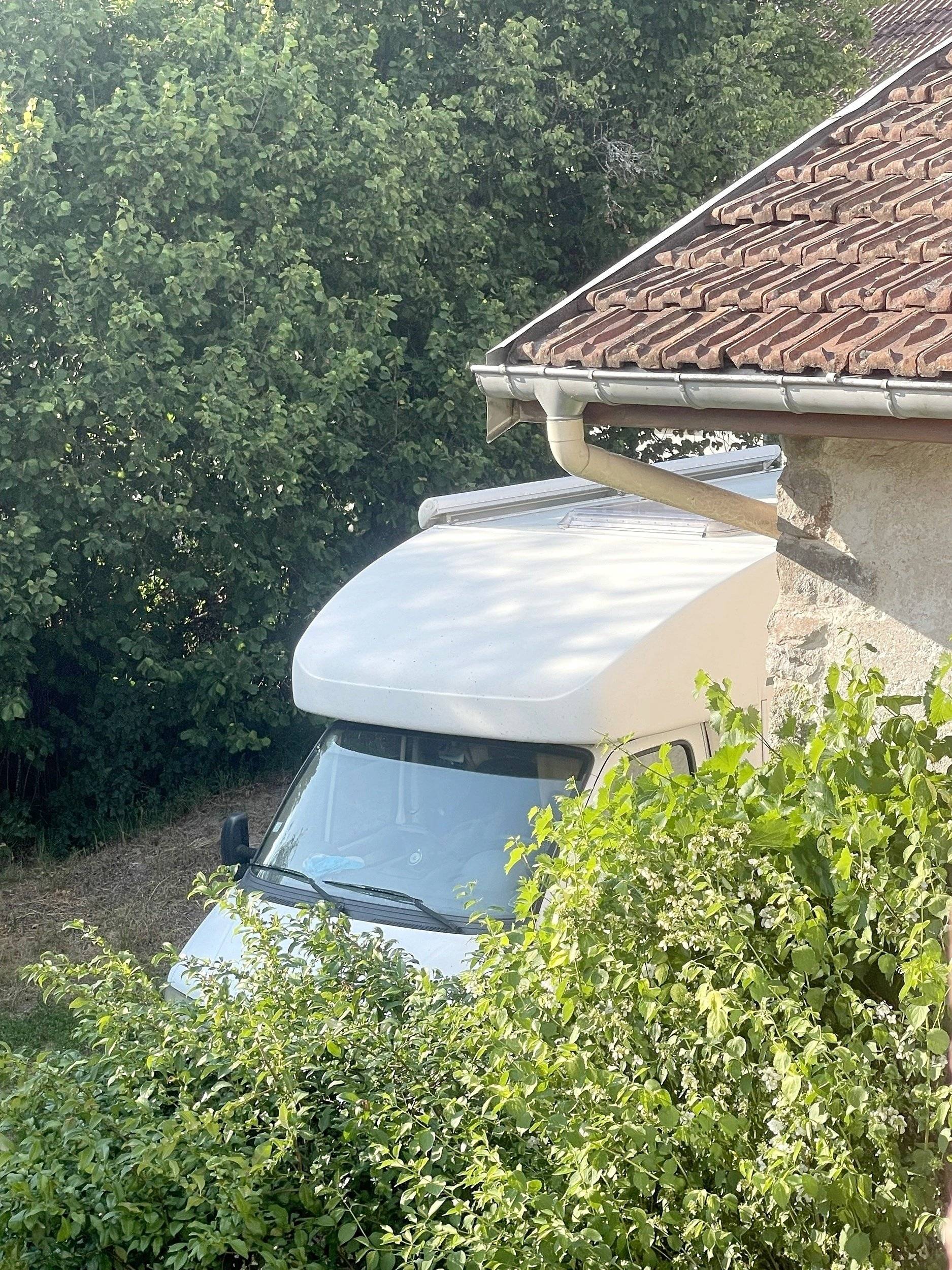 Vista de 3/4 Fiat Ducato 2,8 - Yescapa