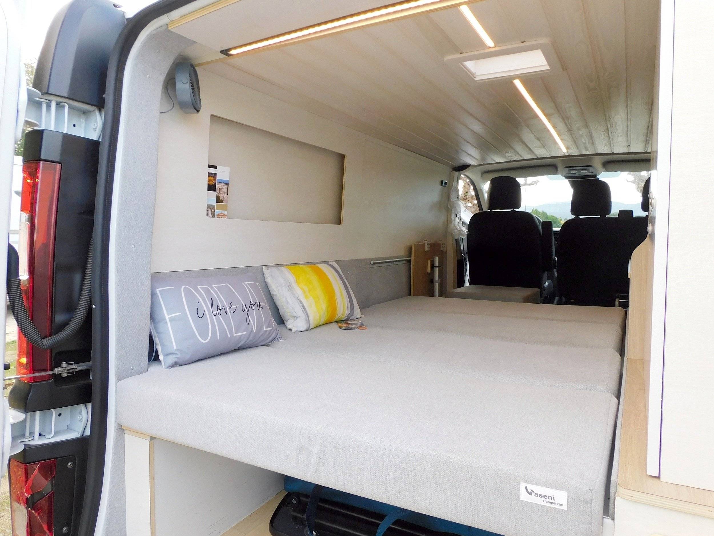 Schlafplätze Renault Renault trafic - Yescapa