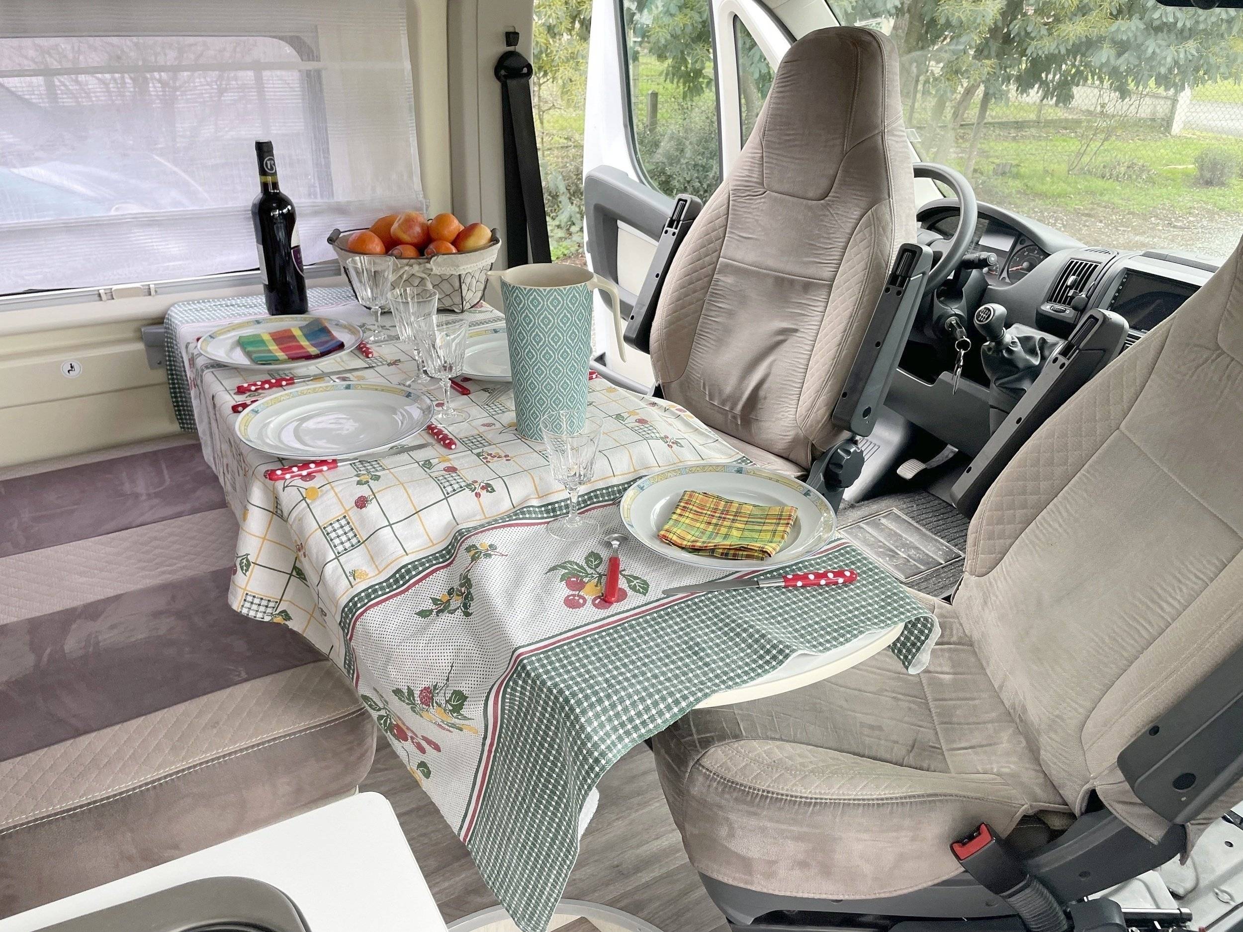 Dinette Fiat 2,3 l 130 ch - Yescapa