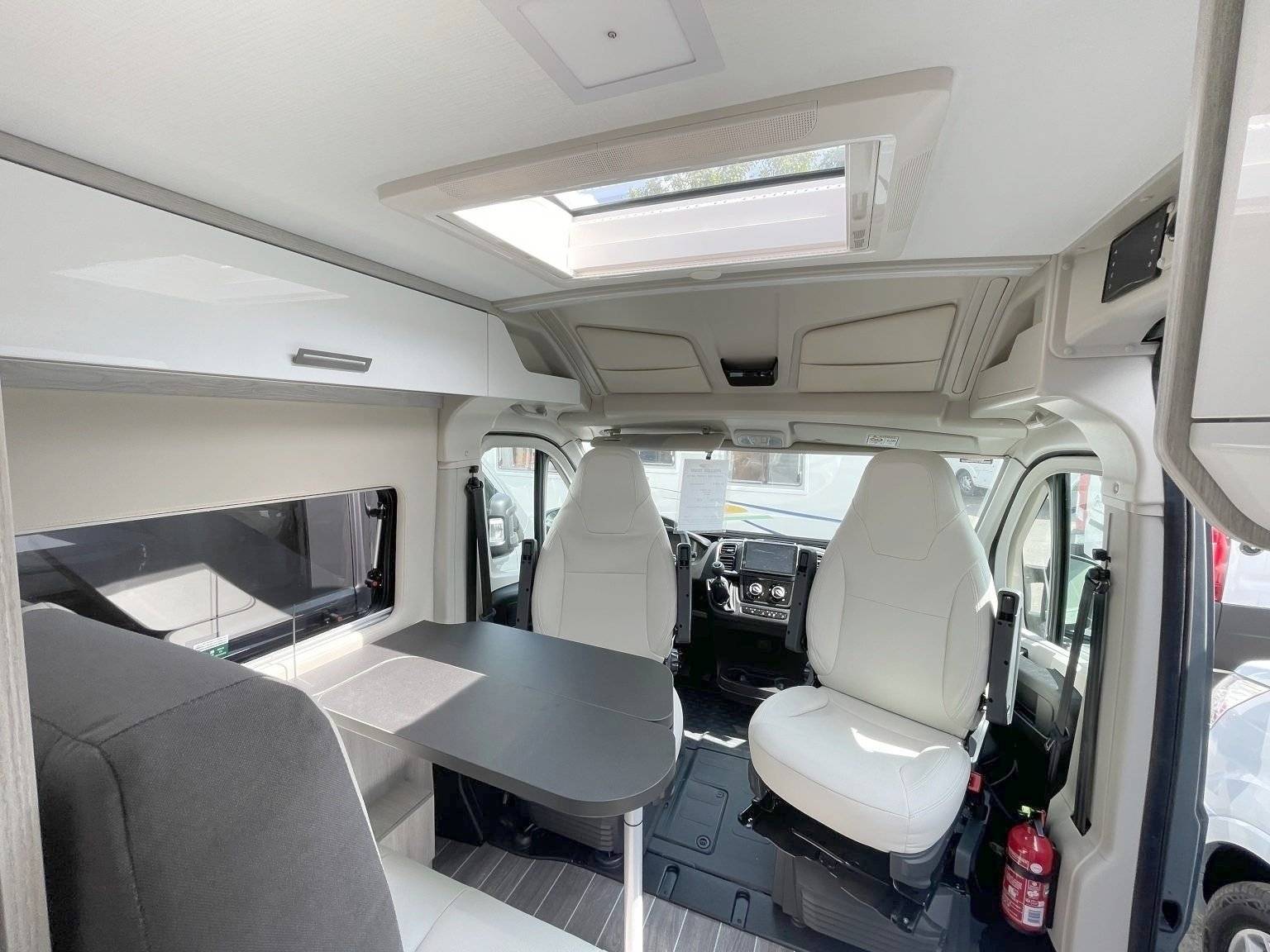 Dinette Fiat Fiat Ducato 140 CV - Yescapa
