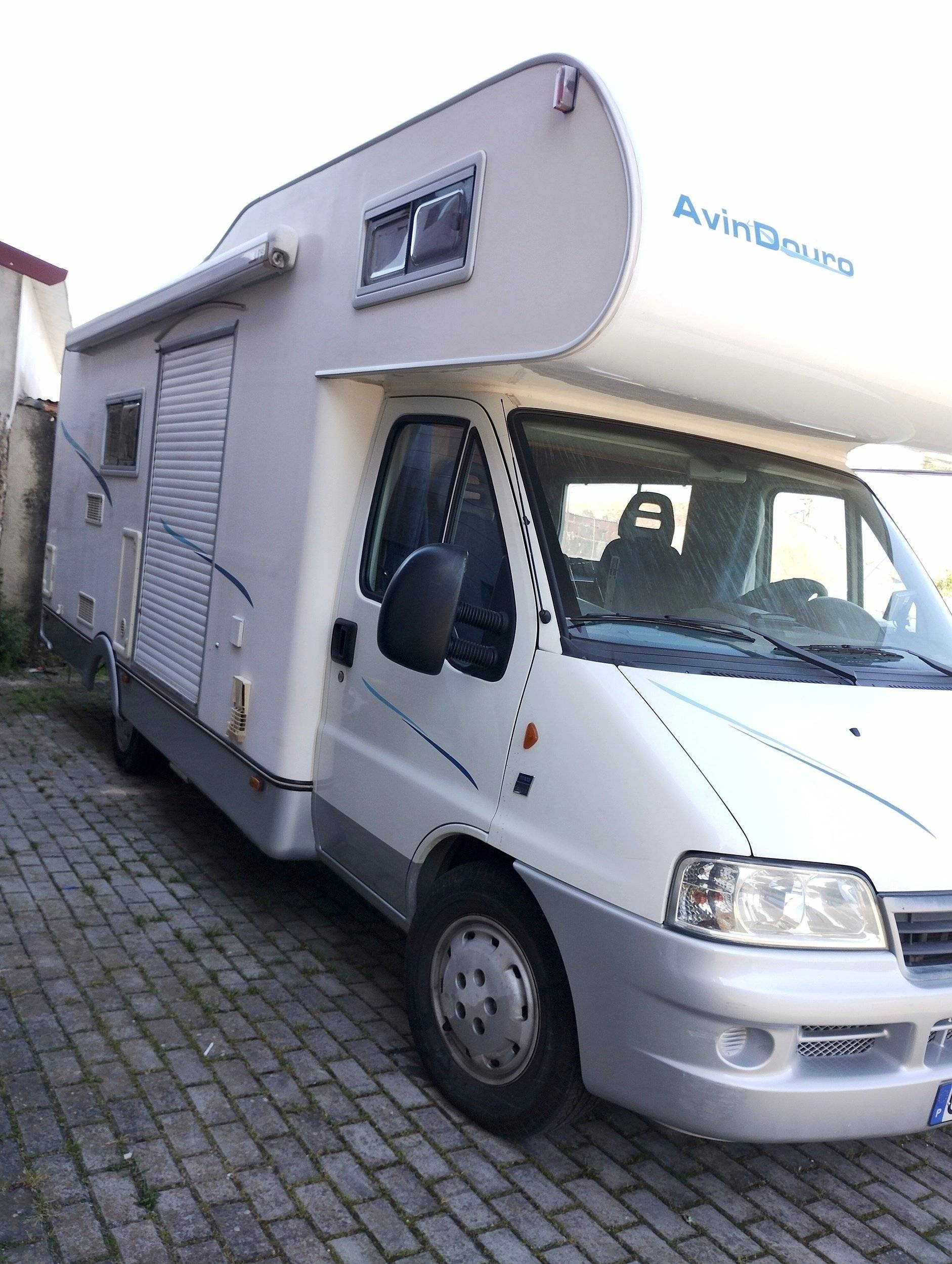 Avin Douro  Avin Douro 