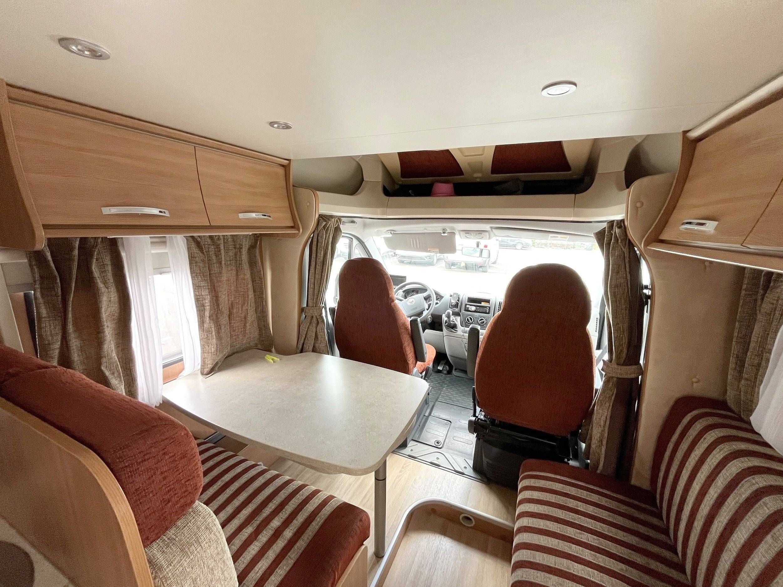 Eethoek Fiat Ducato 2,3 l 130 ch - Yescapa