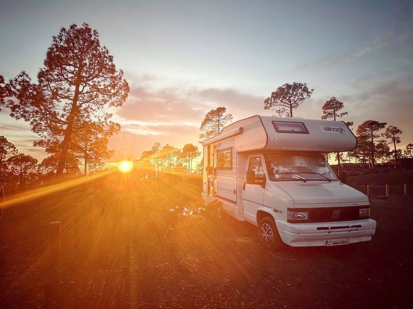 Vista frontale a ¾ Fiat - Yescapa