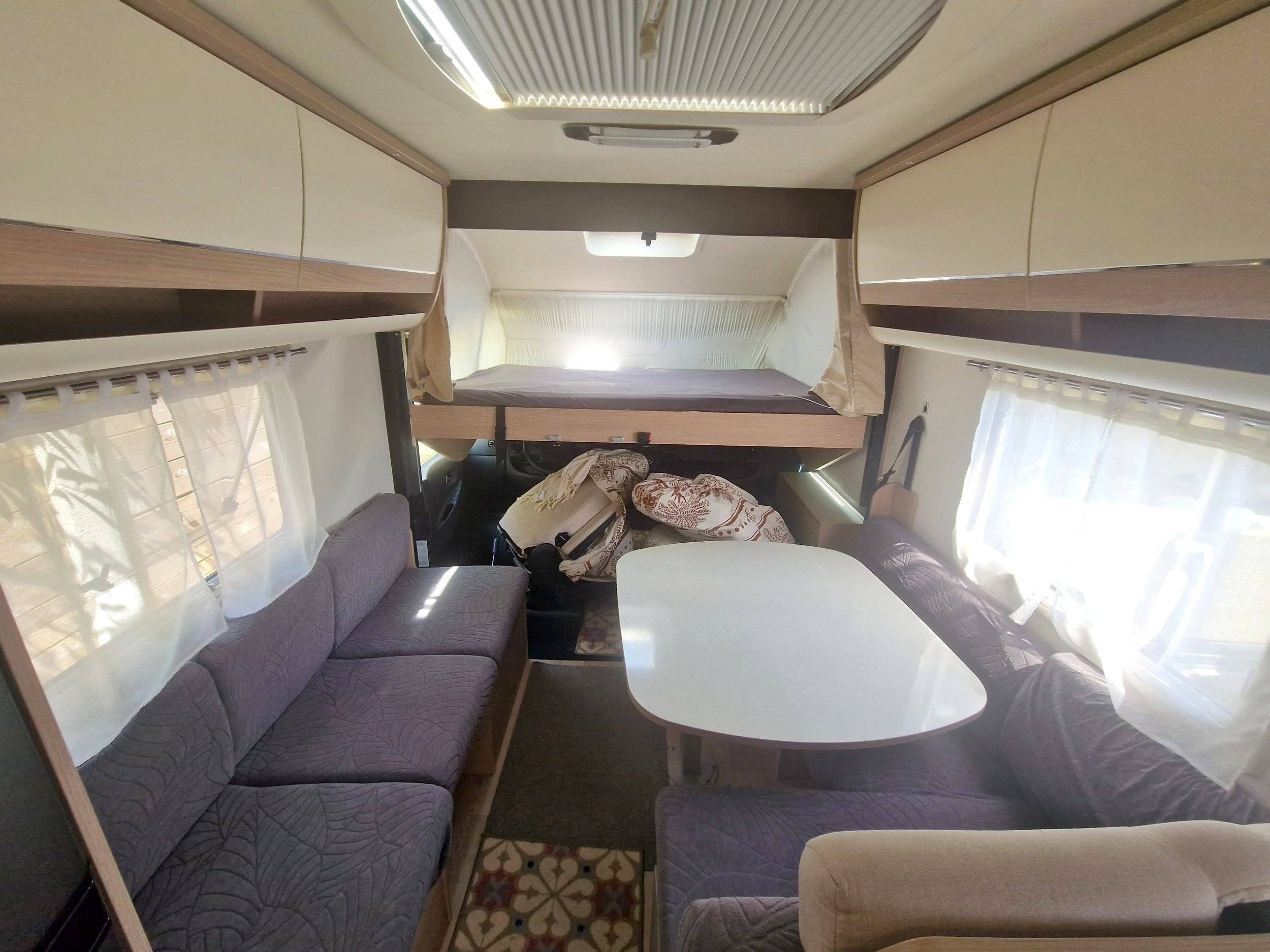 Schlafplätze Fiat Ducato 2,3 l Multijet 130 ch. - Yescapa