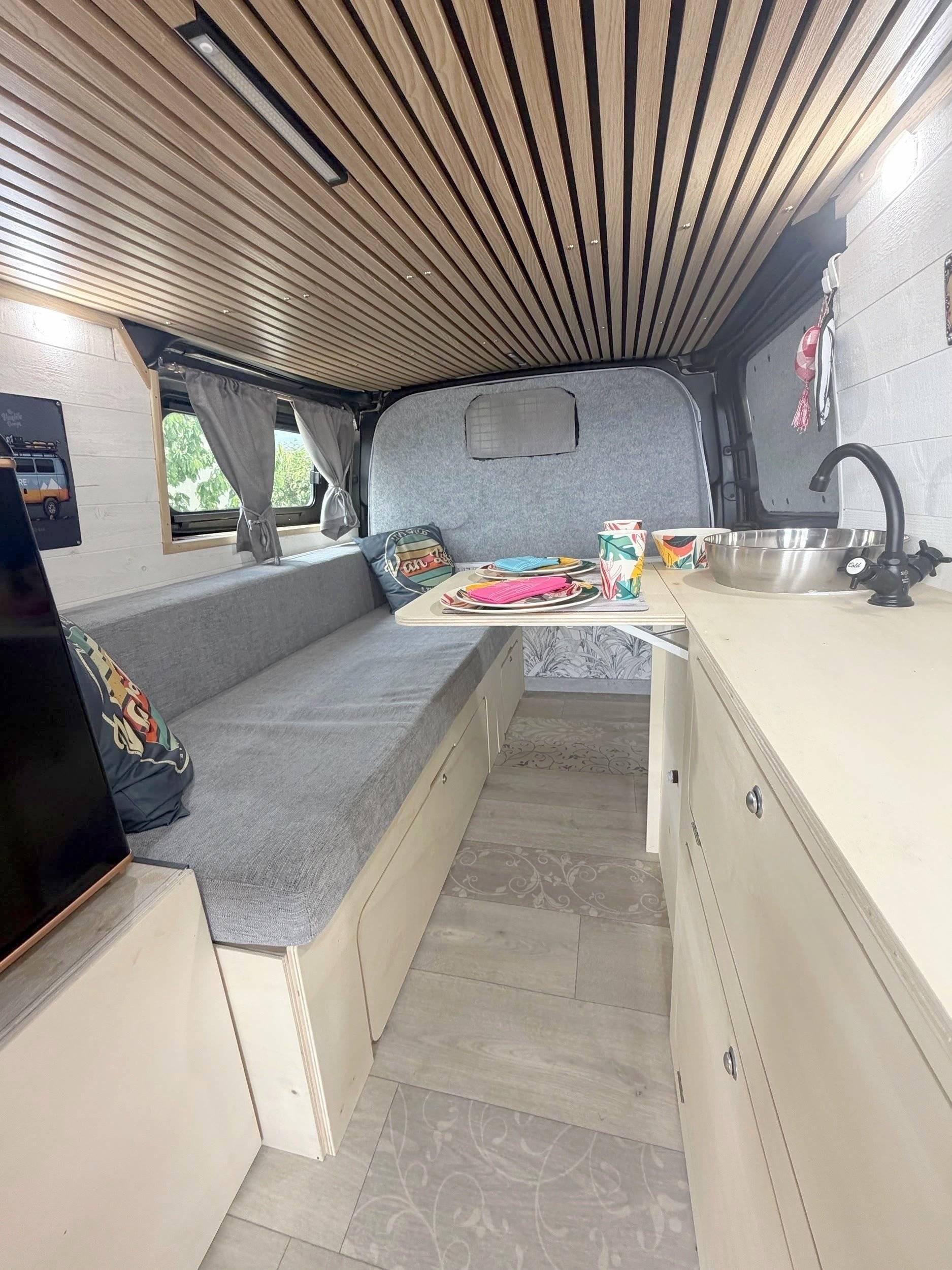 Kitchen Ford Transit custom - Yescapa