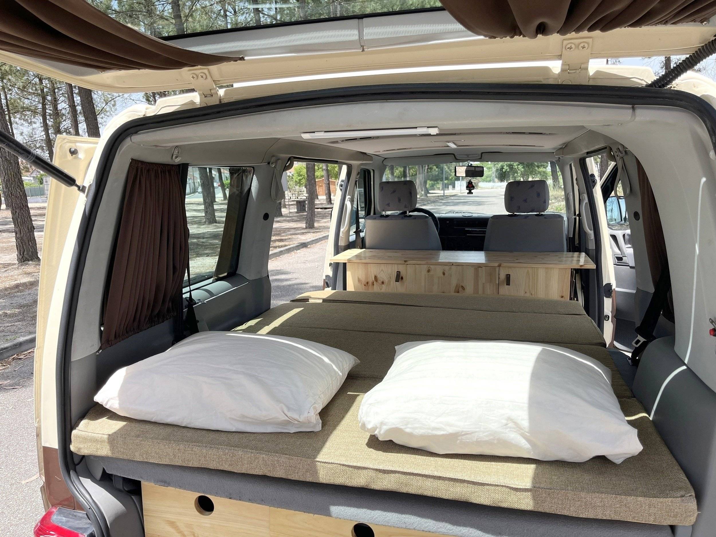 Volkswagen Transporter T4 2.4D