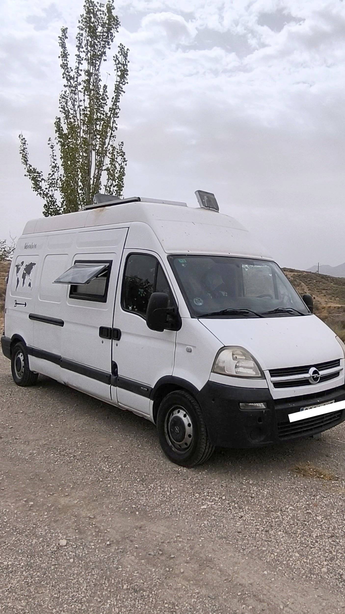 Front view from 3/4  - Yescapa