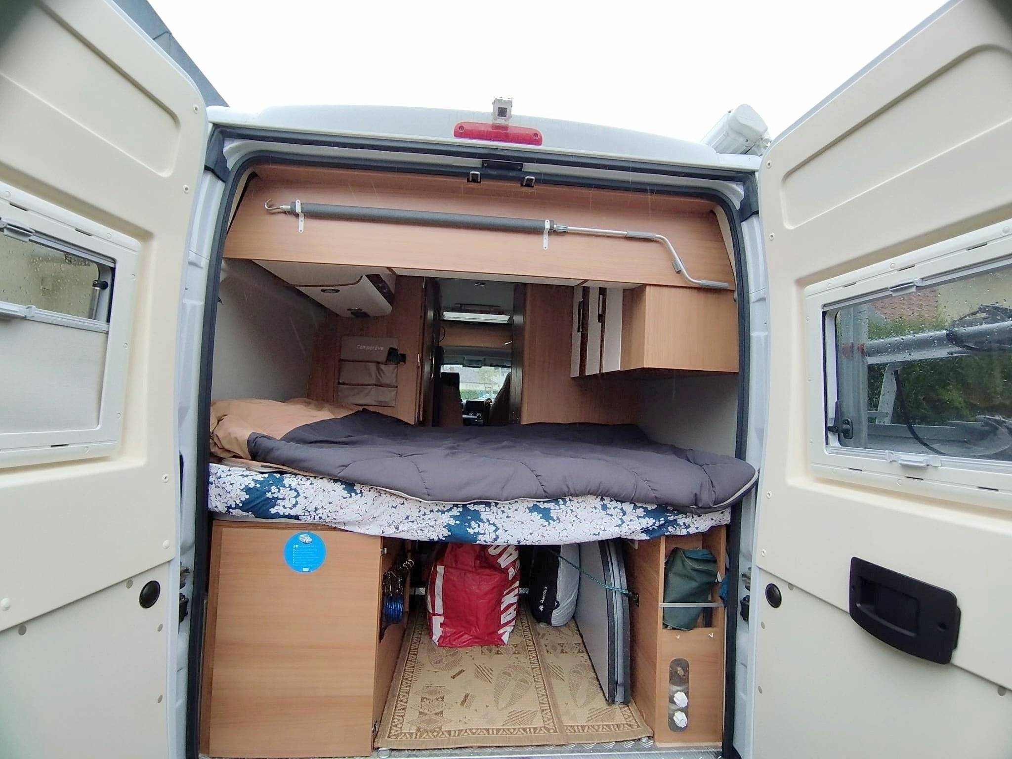 Berth  - Yescapa