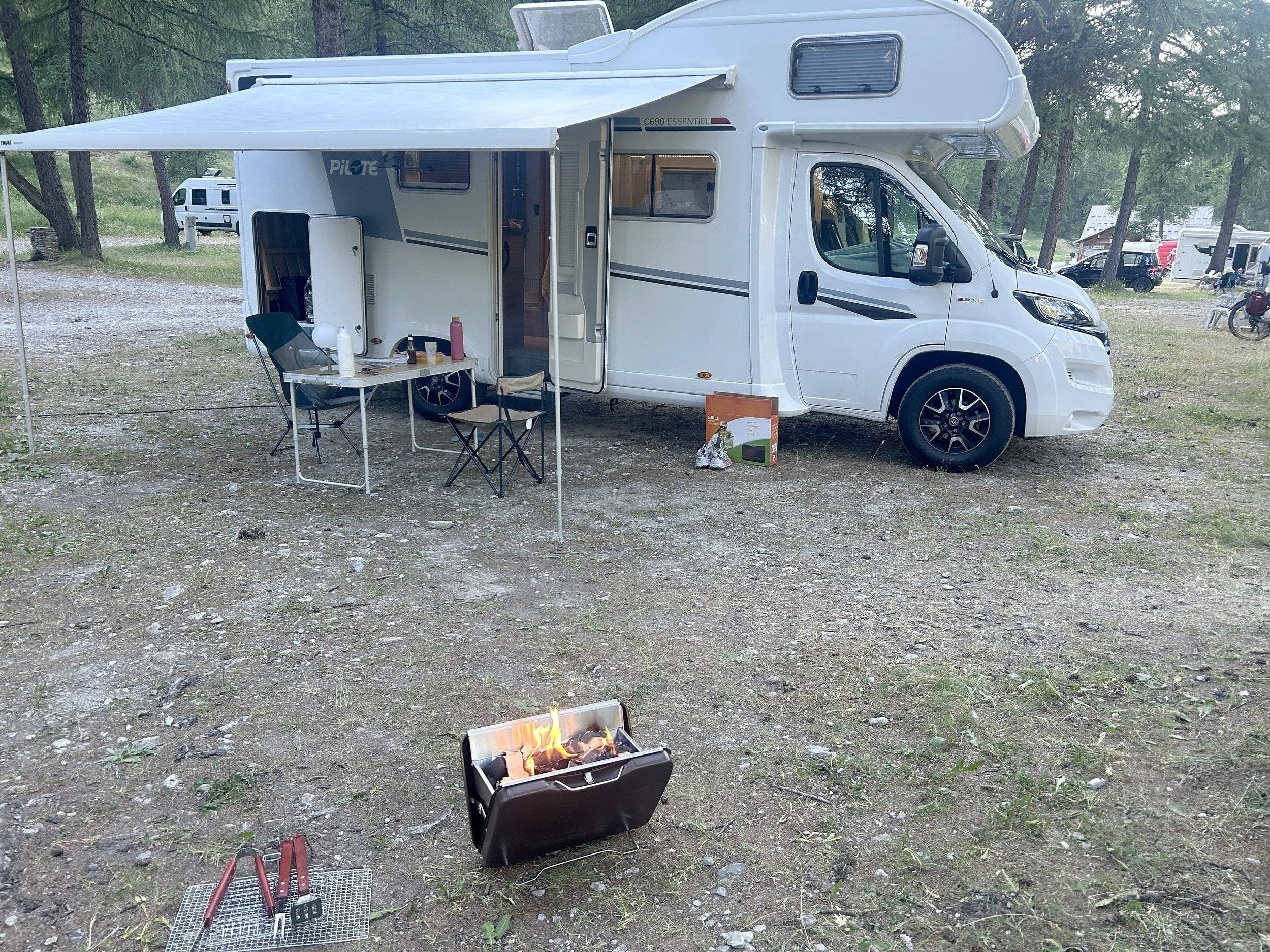 Vue avant de 3/4 Fiat - Yescapa