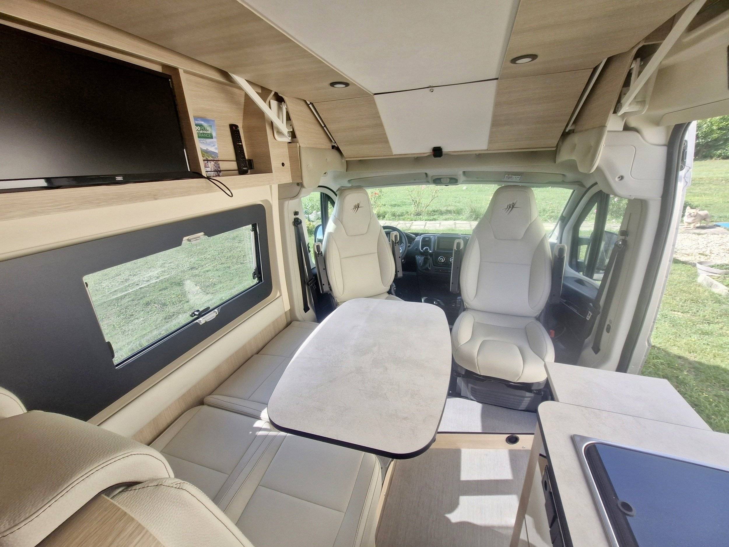 Coin repas Fiat Ducato 2,2 140cv - Yescapa