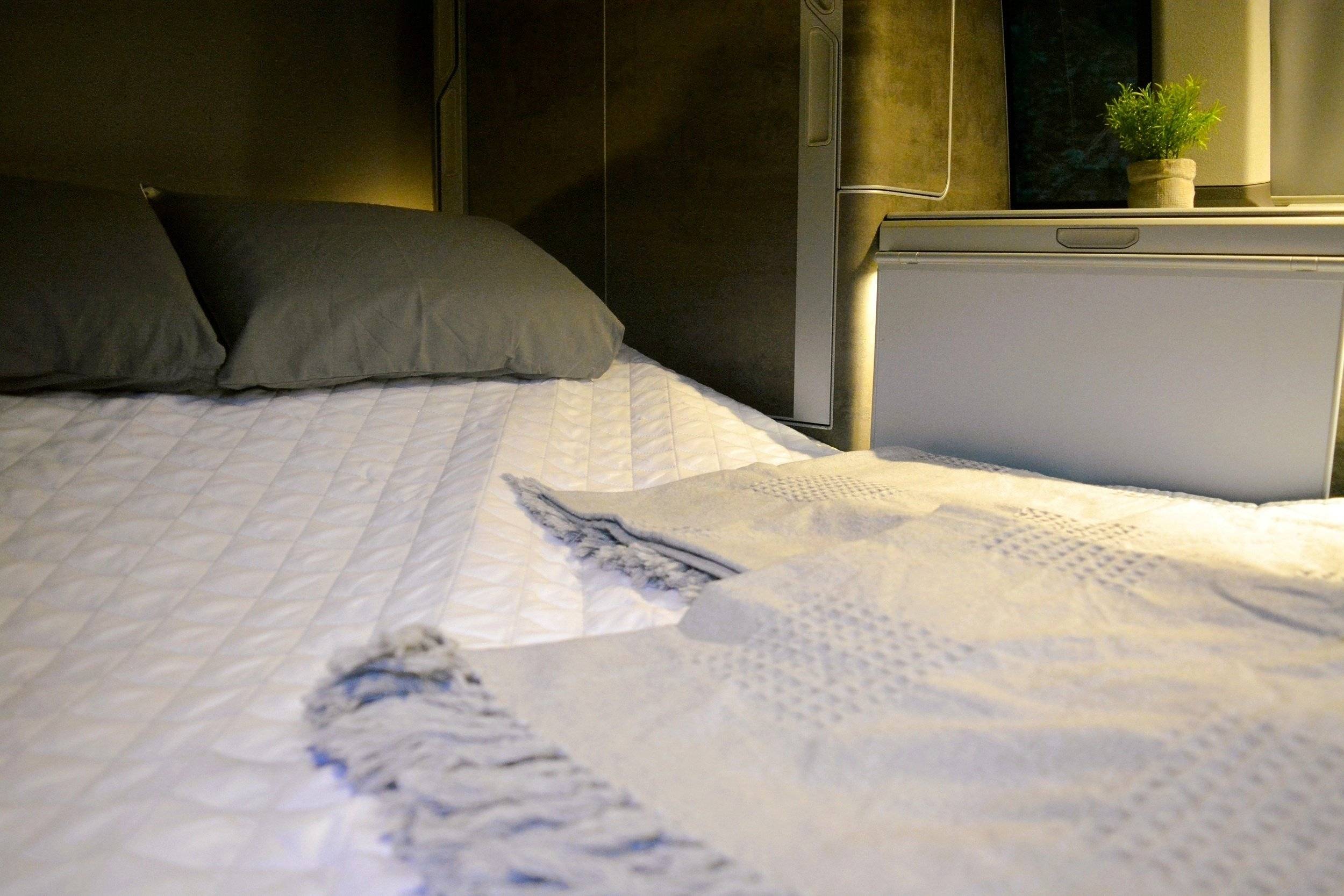 Berth Volkswagen Volkswagen T6.1 California OCEAN - Yescapa