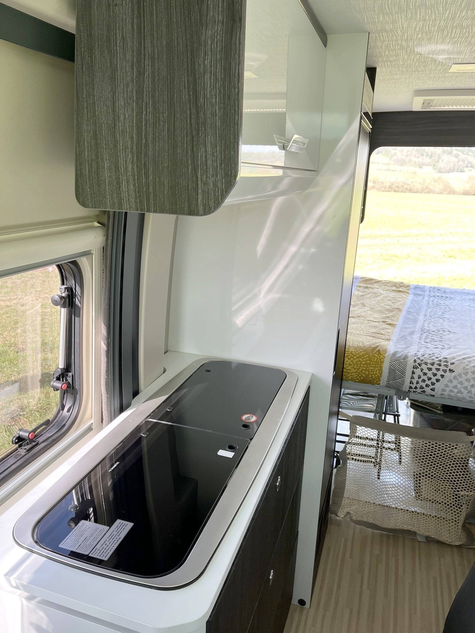 Benimar Benivan B144