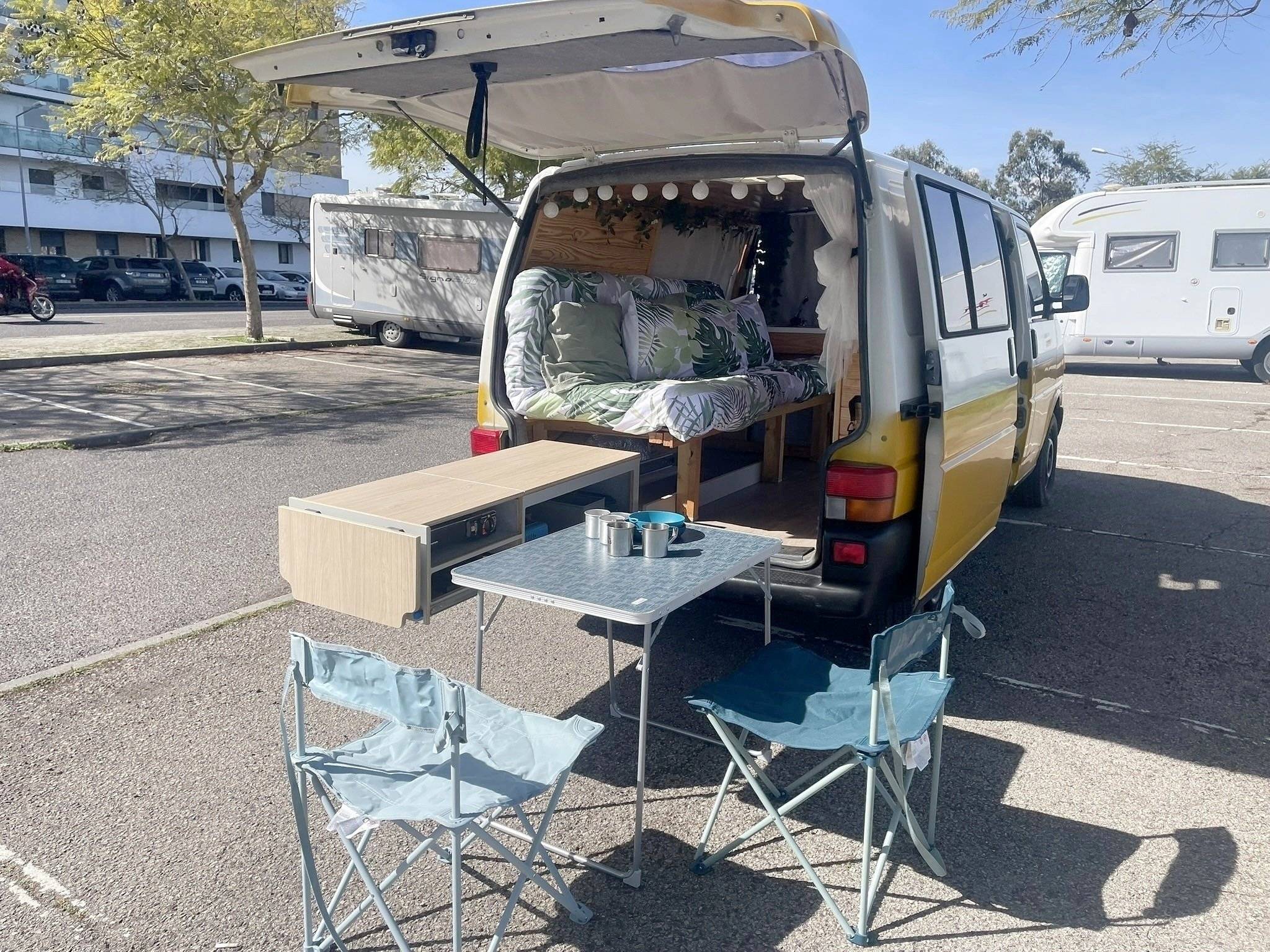 Volkswagen Transporter T4 2.4D