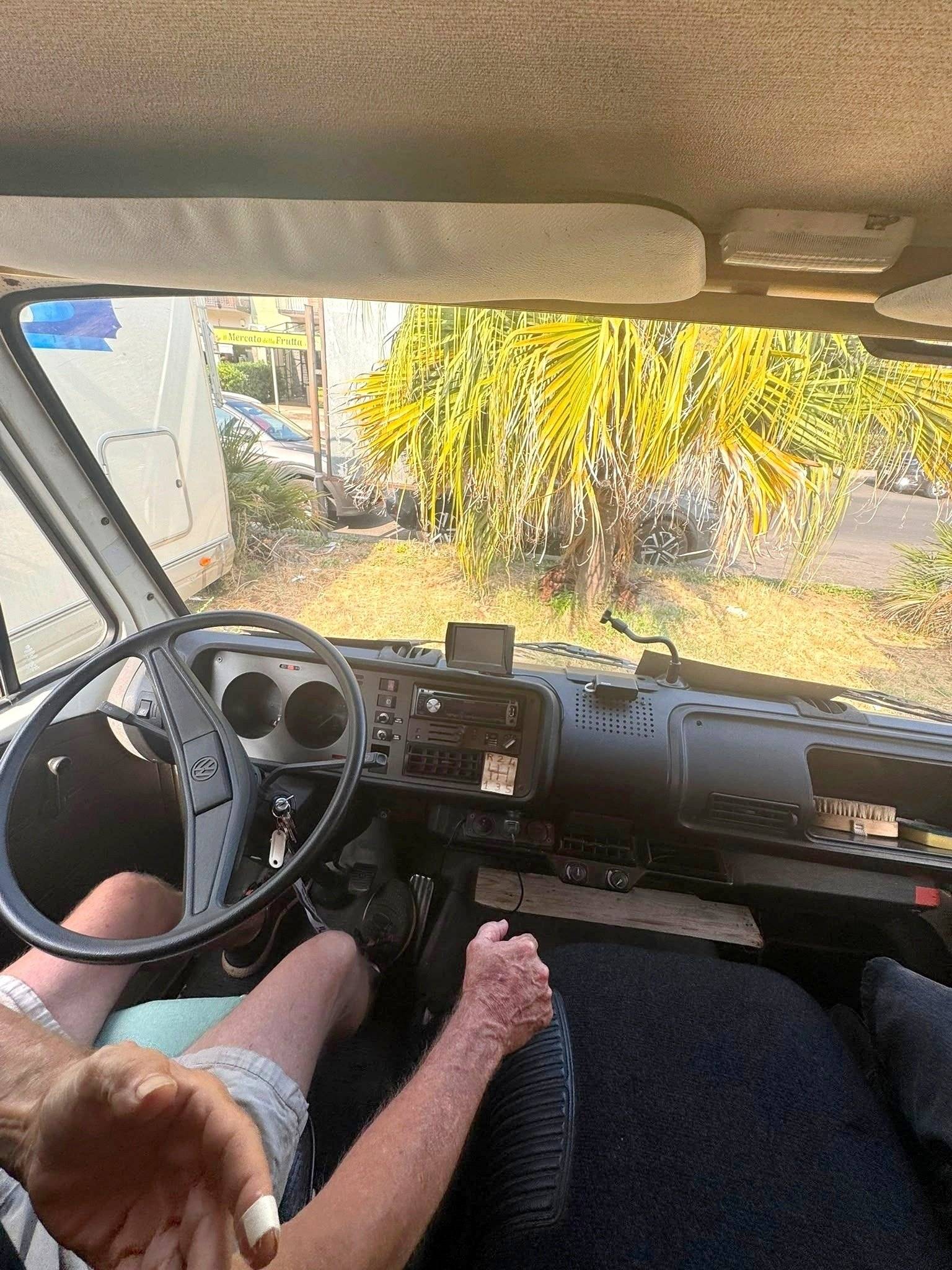 Driver's compartment  - Yescapa
