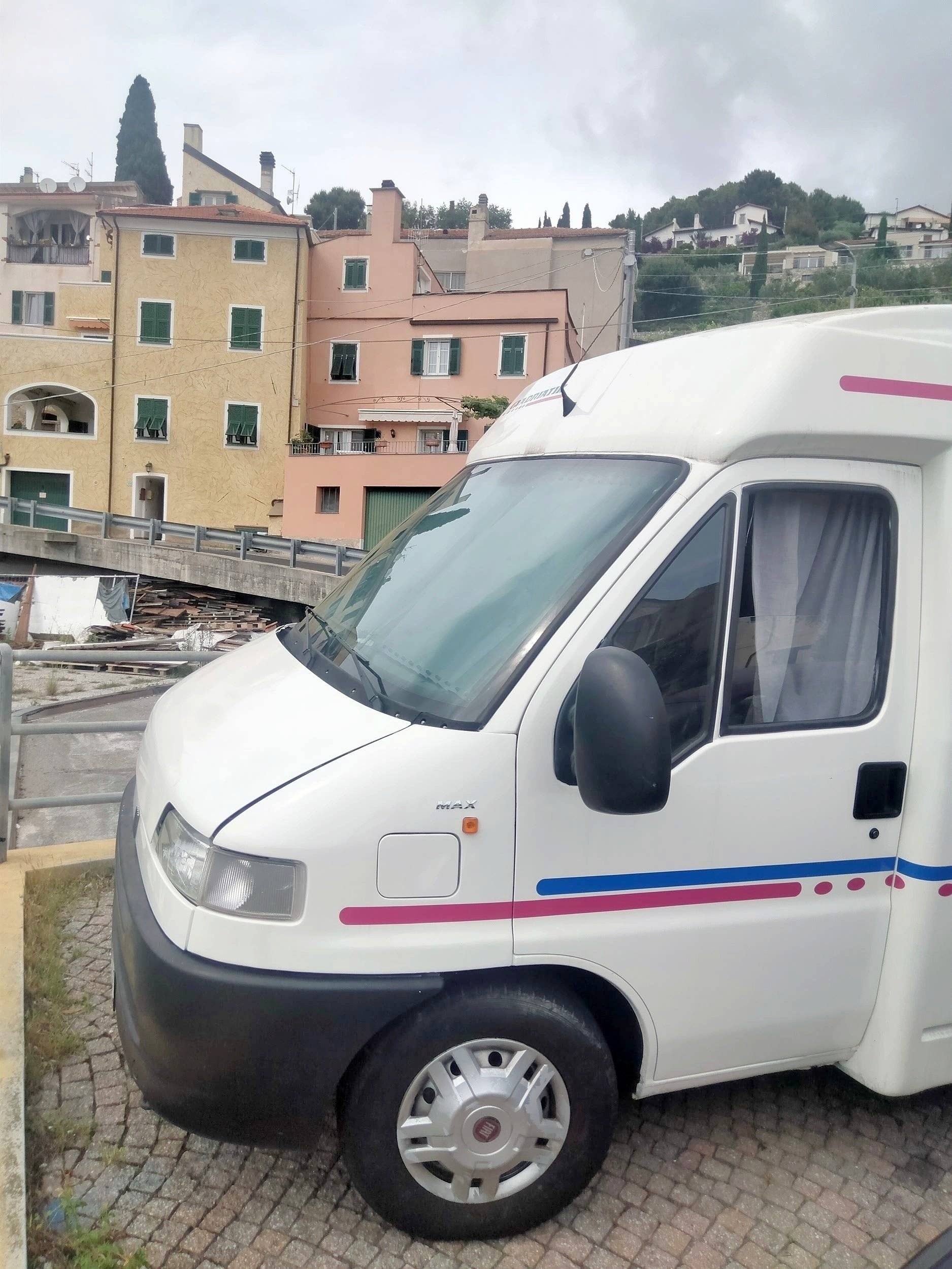Adria 4 Twin
