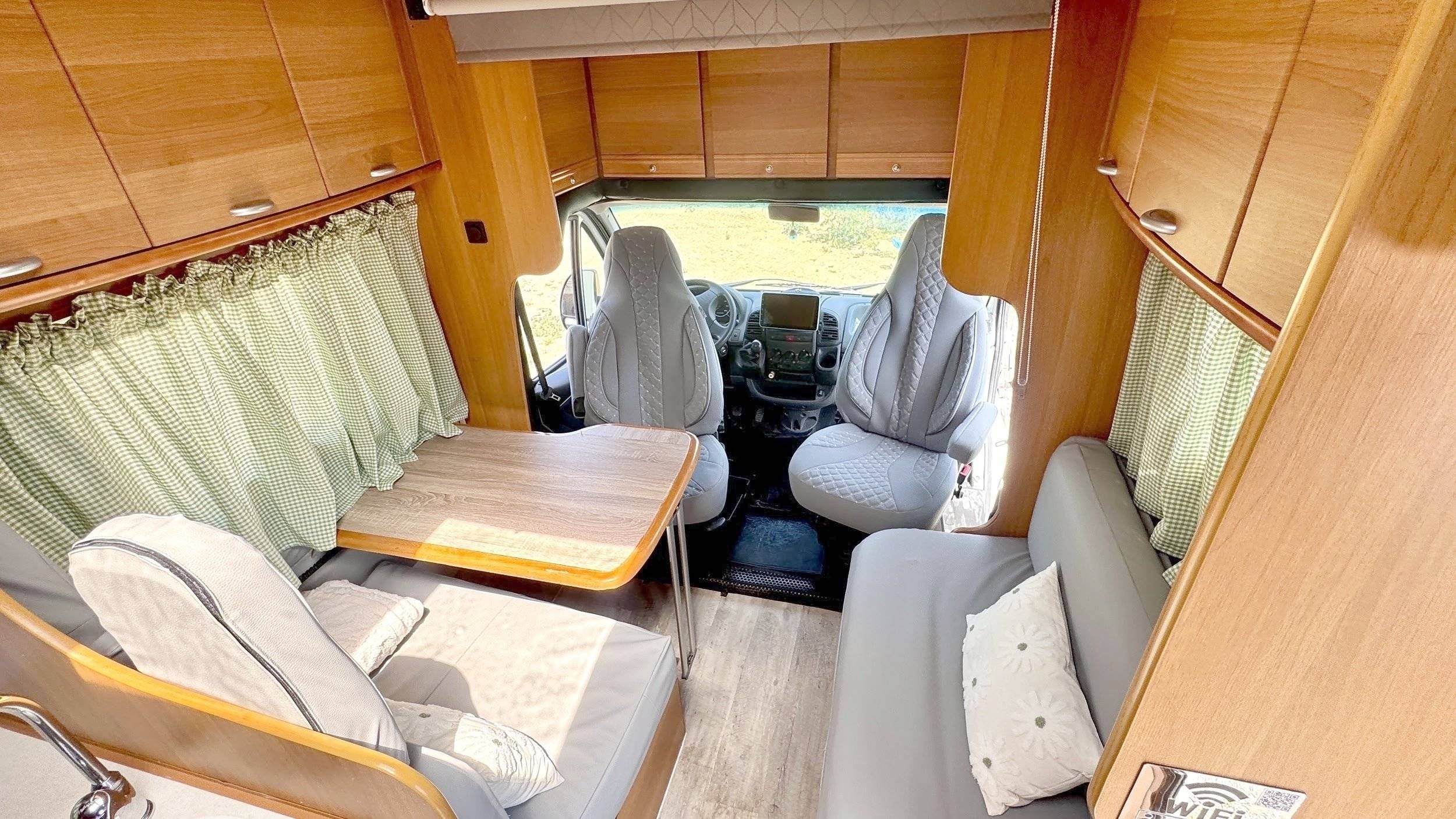 Coin repas Fiat Ducato 2.8 JTD - Yescapa