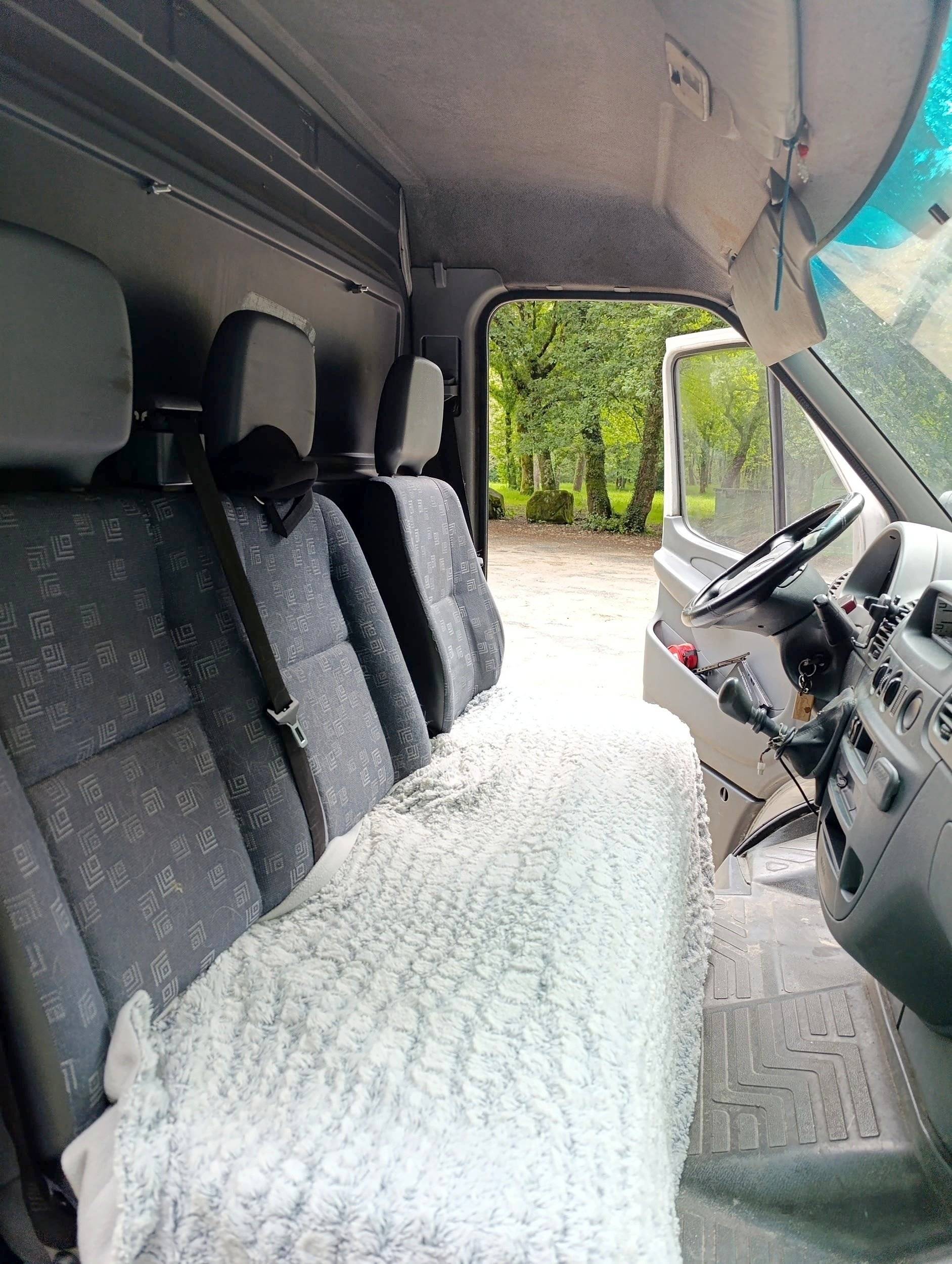 Cabina di guida Mercedes Sprinter 2,15 l 115 ch - Yescapa