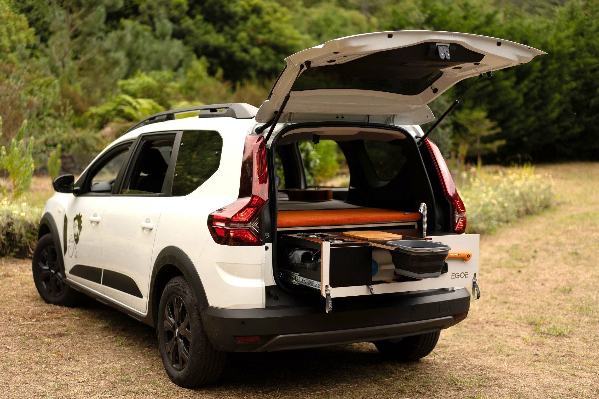 Vue arrière Dacia DACIA JOGGER - Yescapa