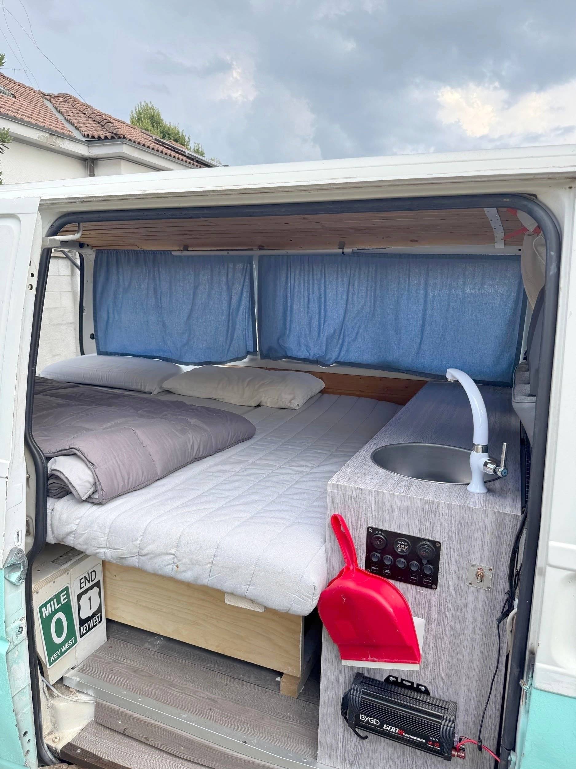 Volkswagen Transporter T4 2.4D