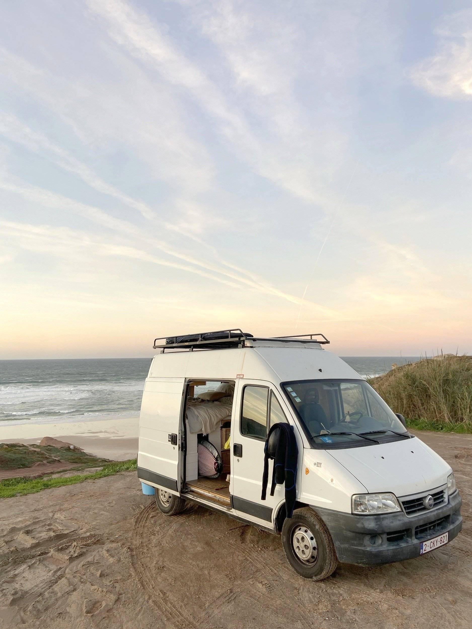 Vue avant de 3/4 Fiat Ducato 2,0 l 115 ch - Yescapa