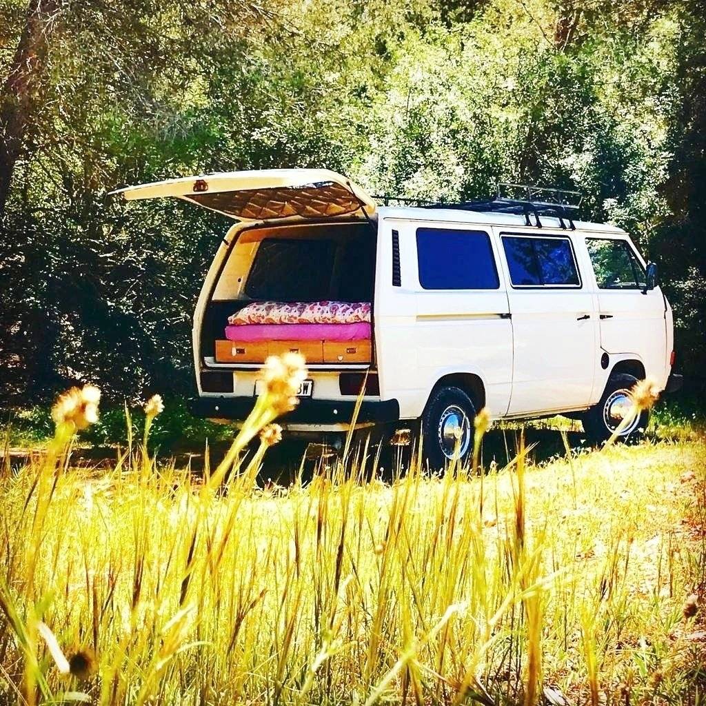 Vista posteriore Volkswagen Volkswagen Transporter - Yescapa