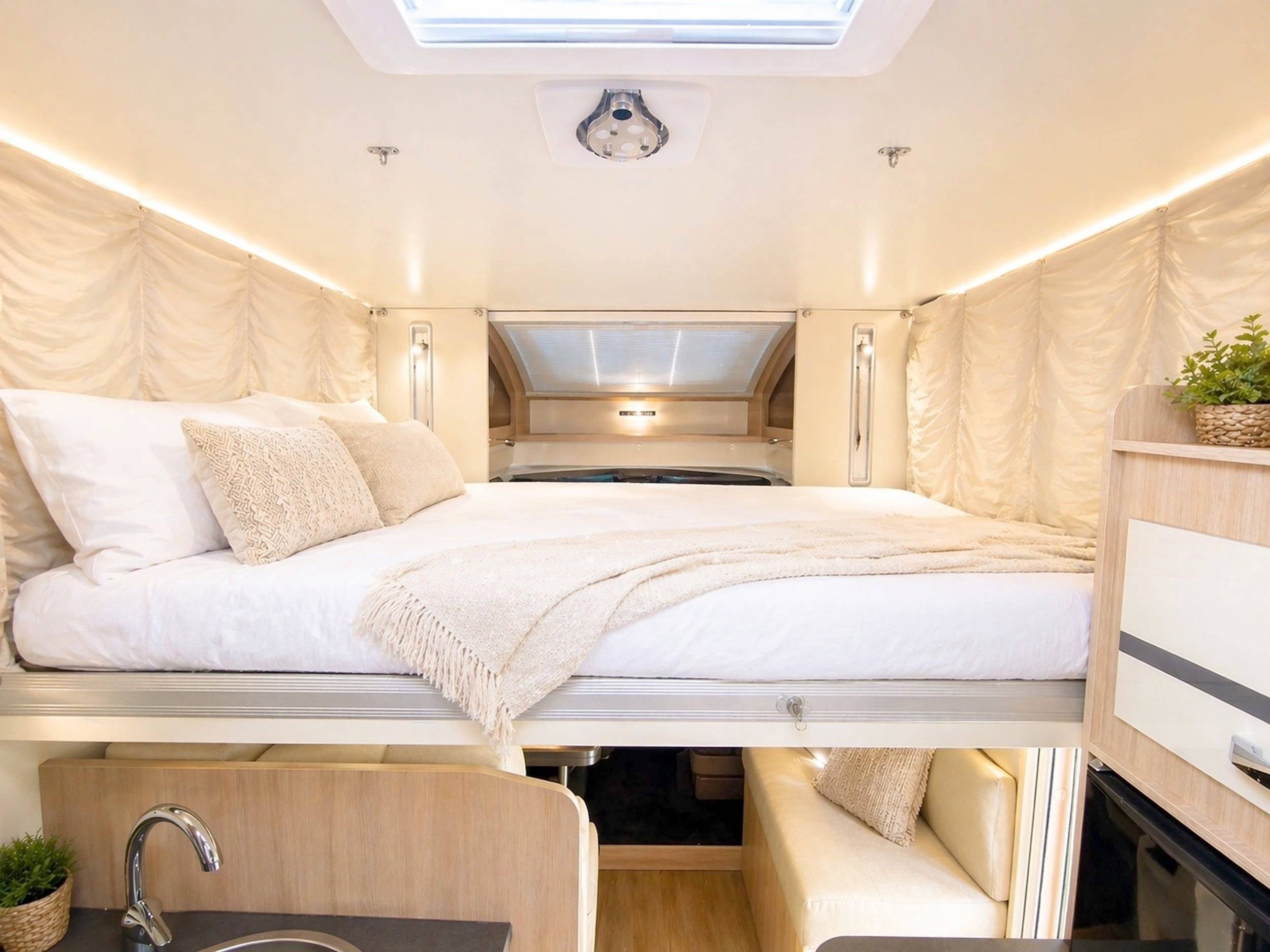 Couchages Citroën 2.2 hdi plus 140hp - Yescapa