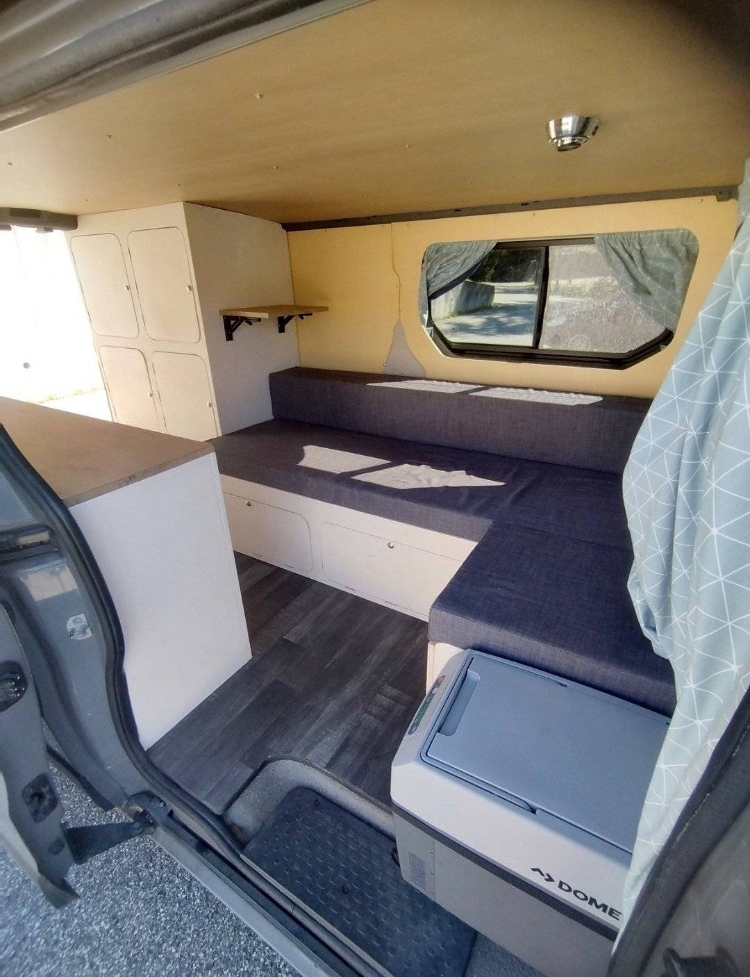 Dinette Renault Renault Trafic - Yescapa