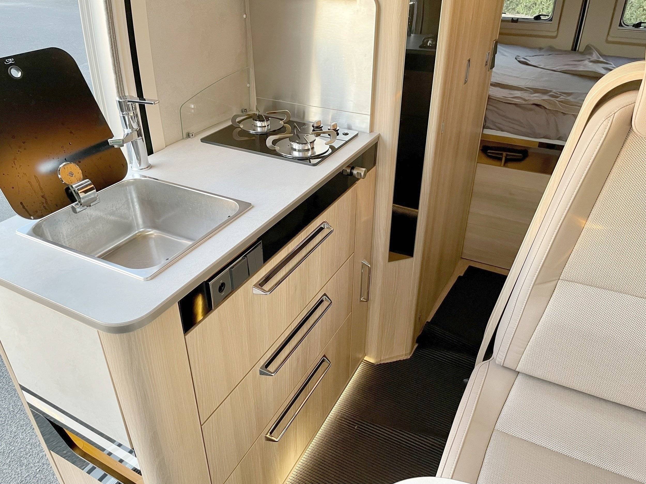 Rapido Dreamer Van XL