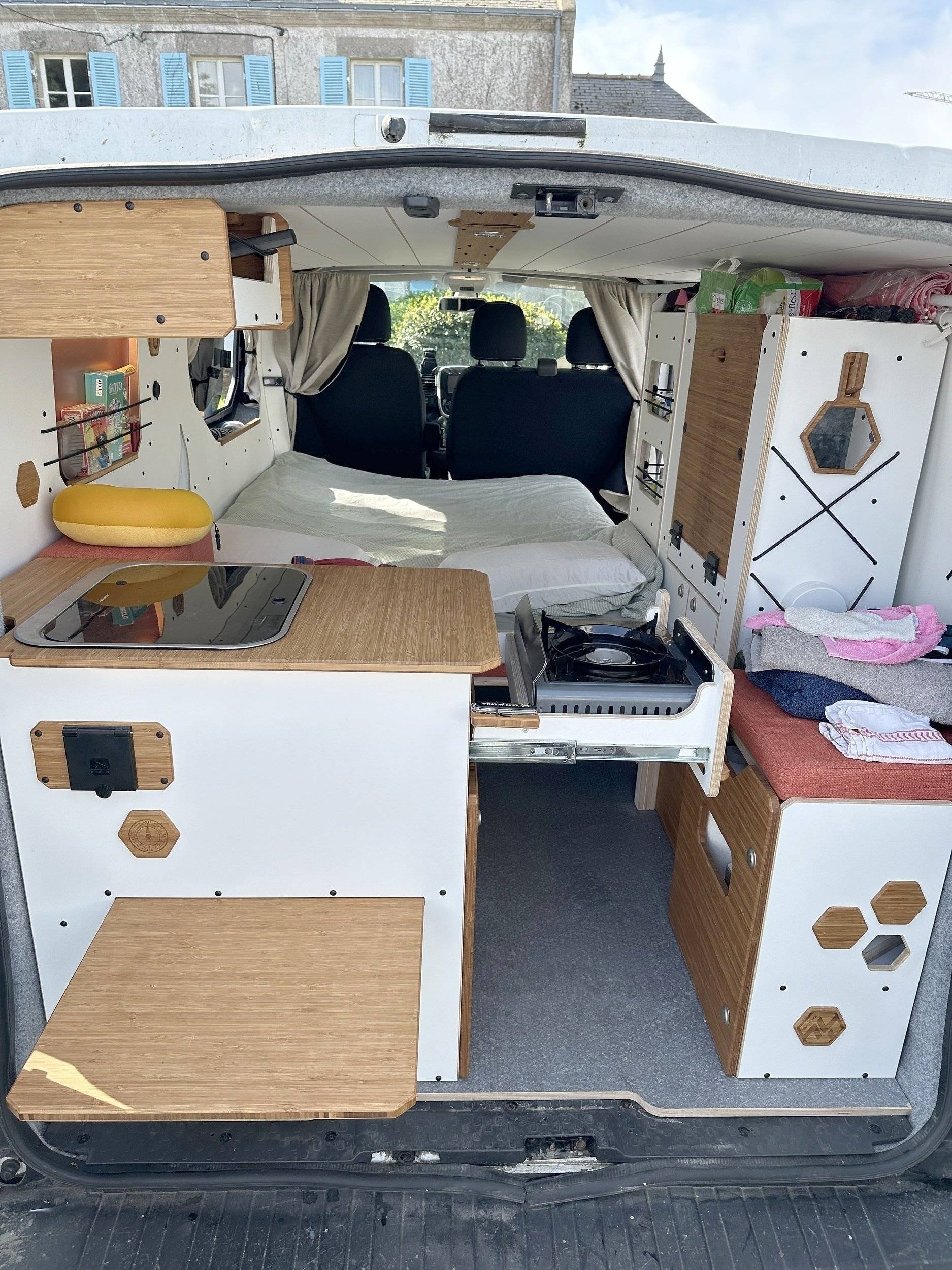 Van Mania Kit North