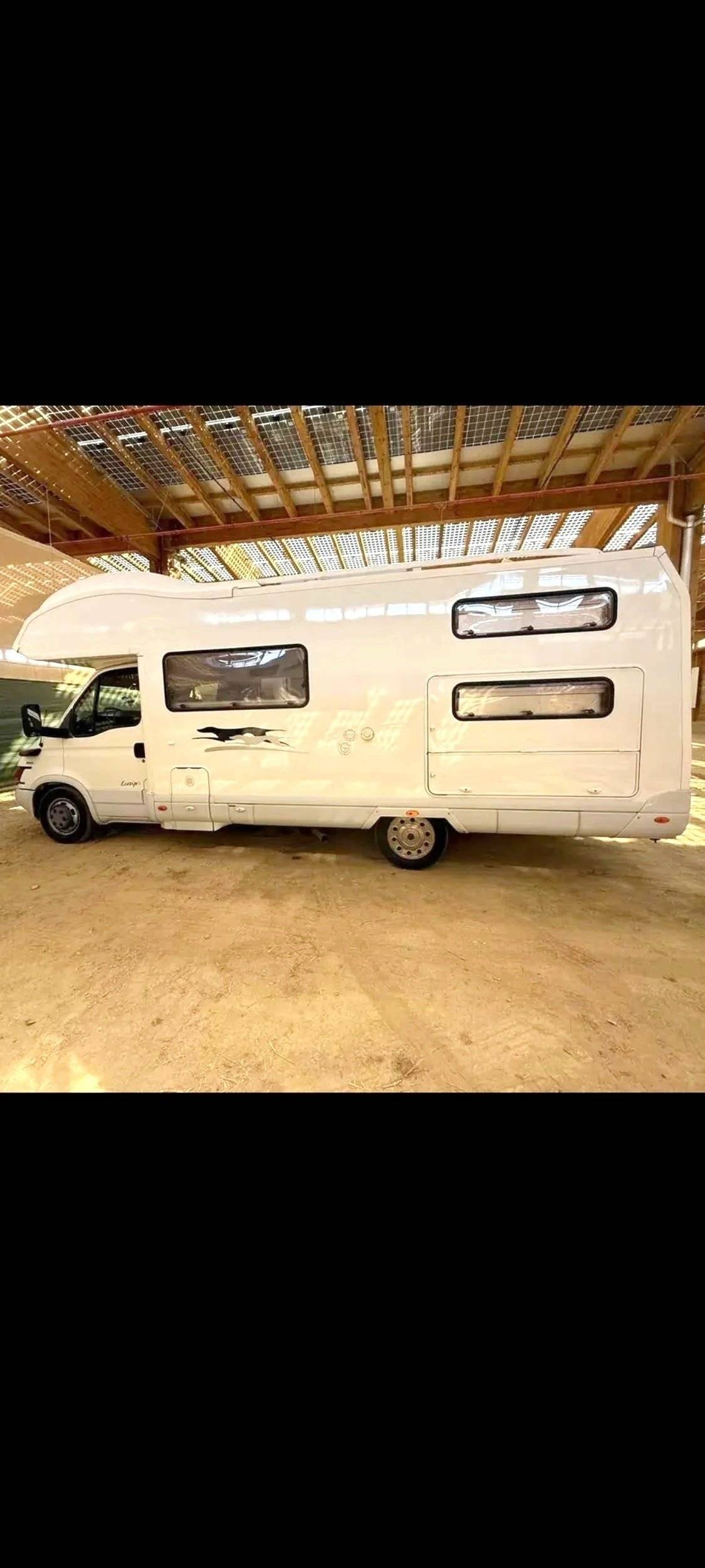 Voorkant 3/4 Iveco Daily 3,0 l 146 ch - Yescapa