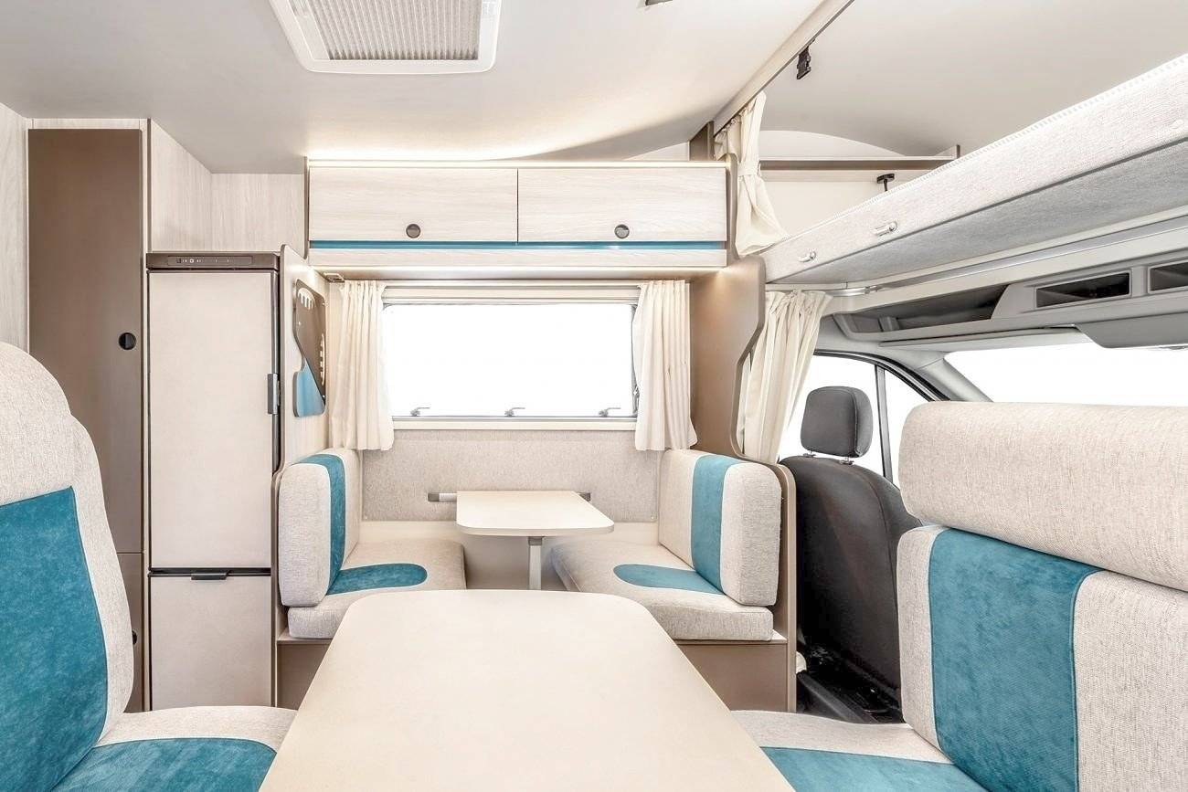 Dinette Ford Ford Transit - Yescapa