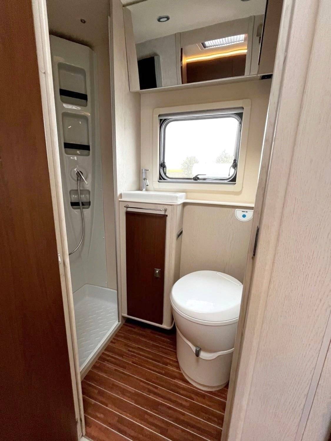 RIMOR SEAL 9 LUXURY 7 personnes FIAT DUCATO 140 CV