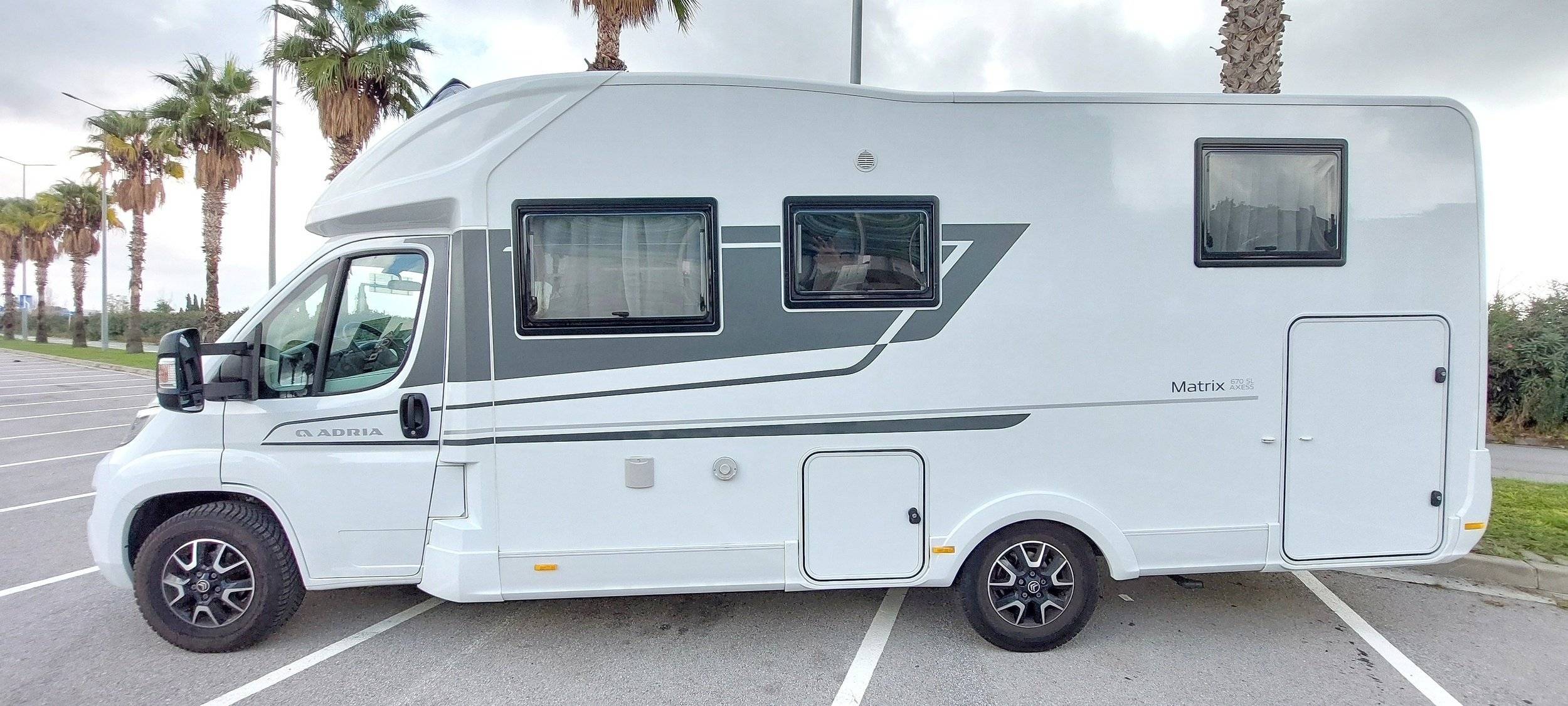 schräge Vorderansicht Citroën Jumper - Yescapa