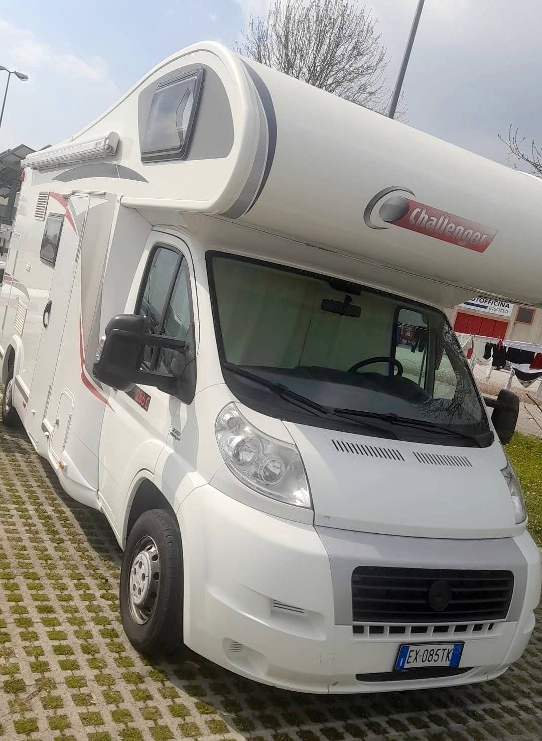 Front view from 3/4 Fiat Ducato 2,3 l Multijet 130 ch. - Yescapa