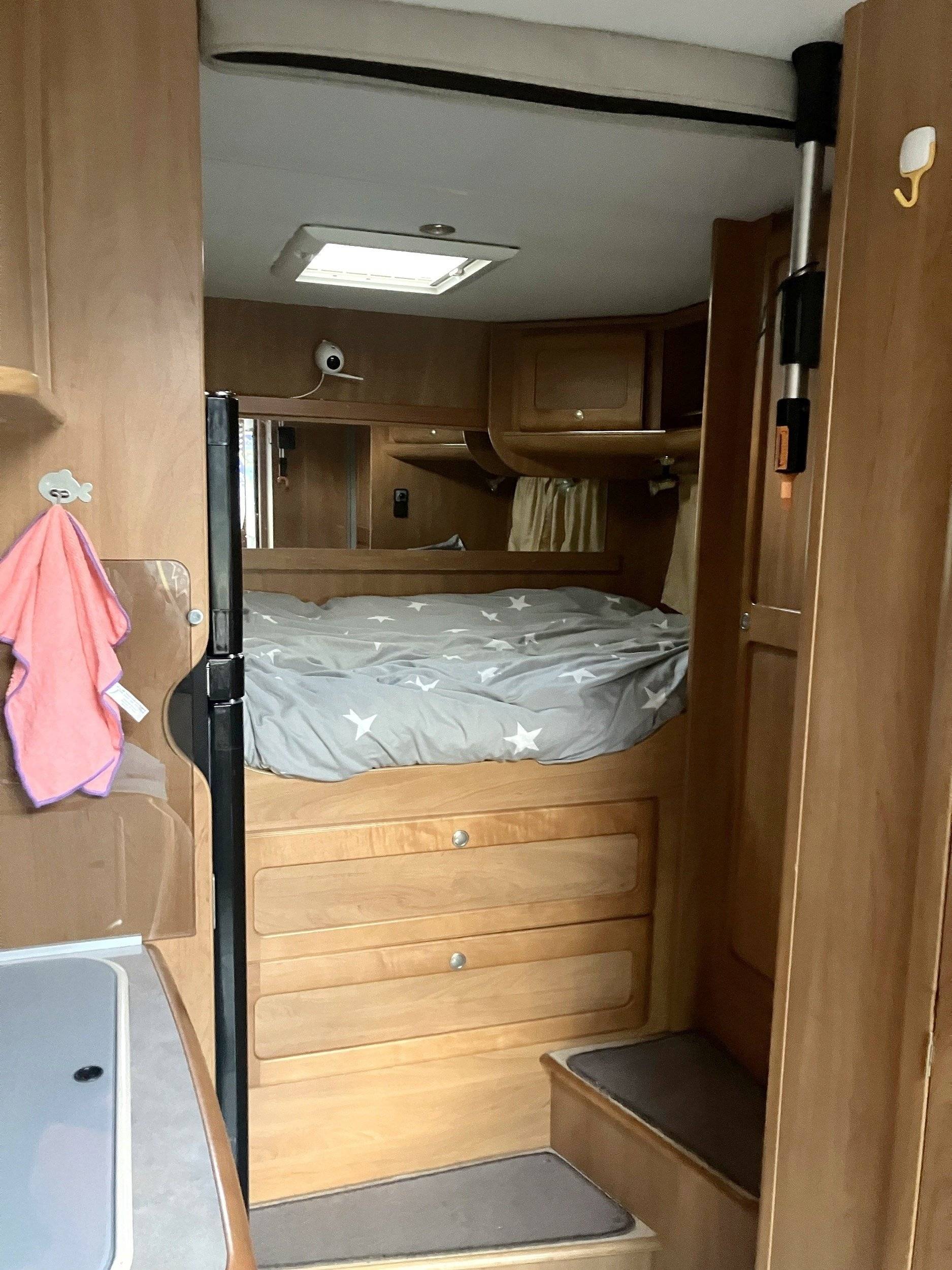 Plazas en cama Fiat Ducato 2,8 l 115 ch/Al-Ko - Yescapa