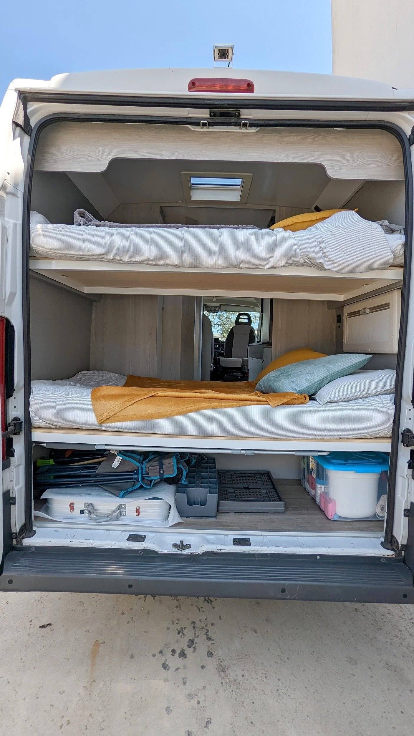 Schlafplätze Fiat Ducato 3,0 l 180 ch - Yescapa