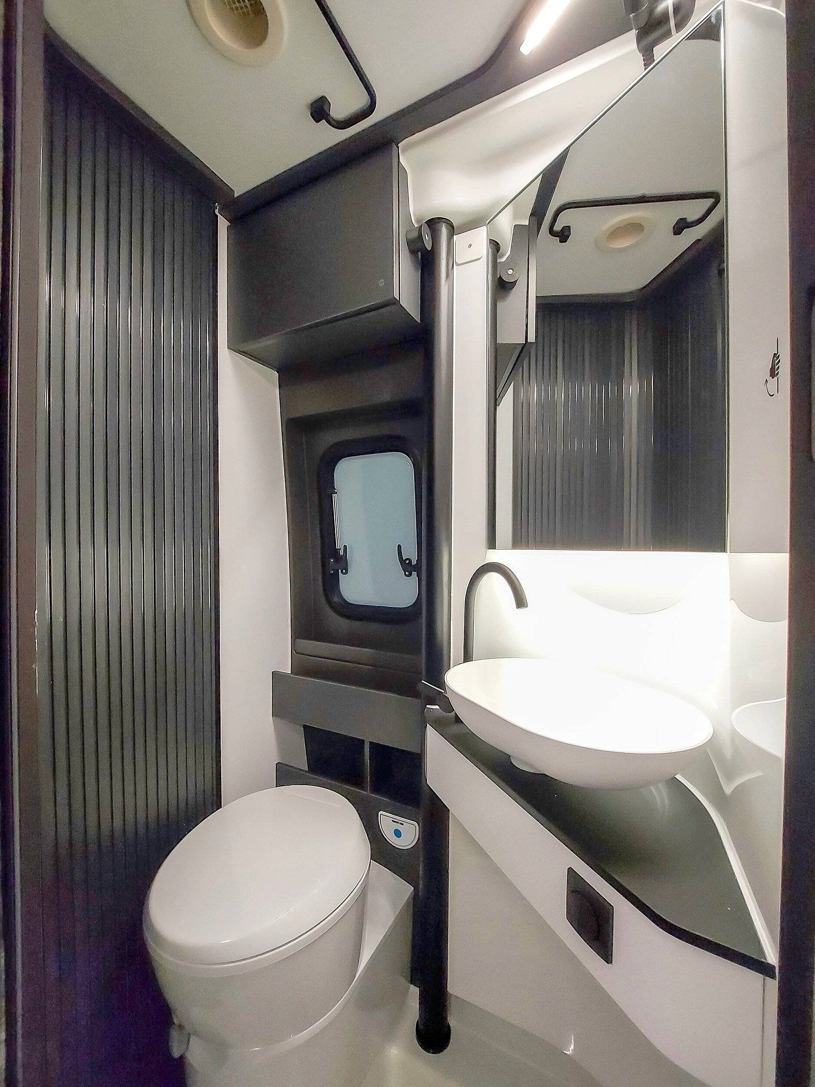 Adria Adria twin 640 sport SGX