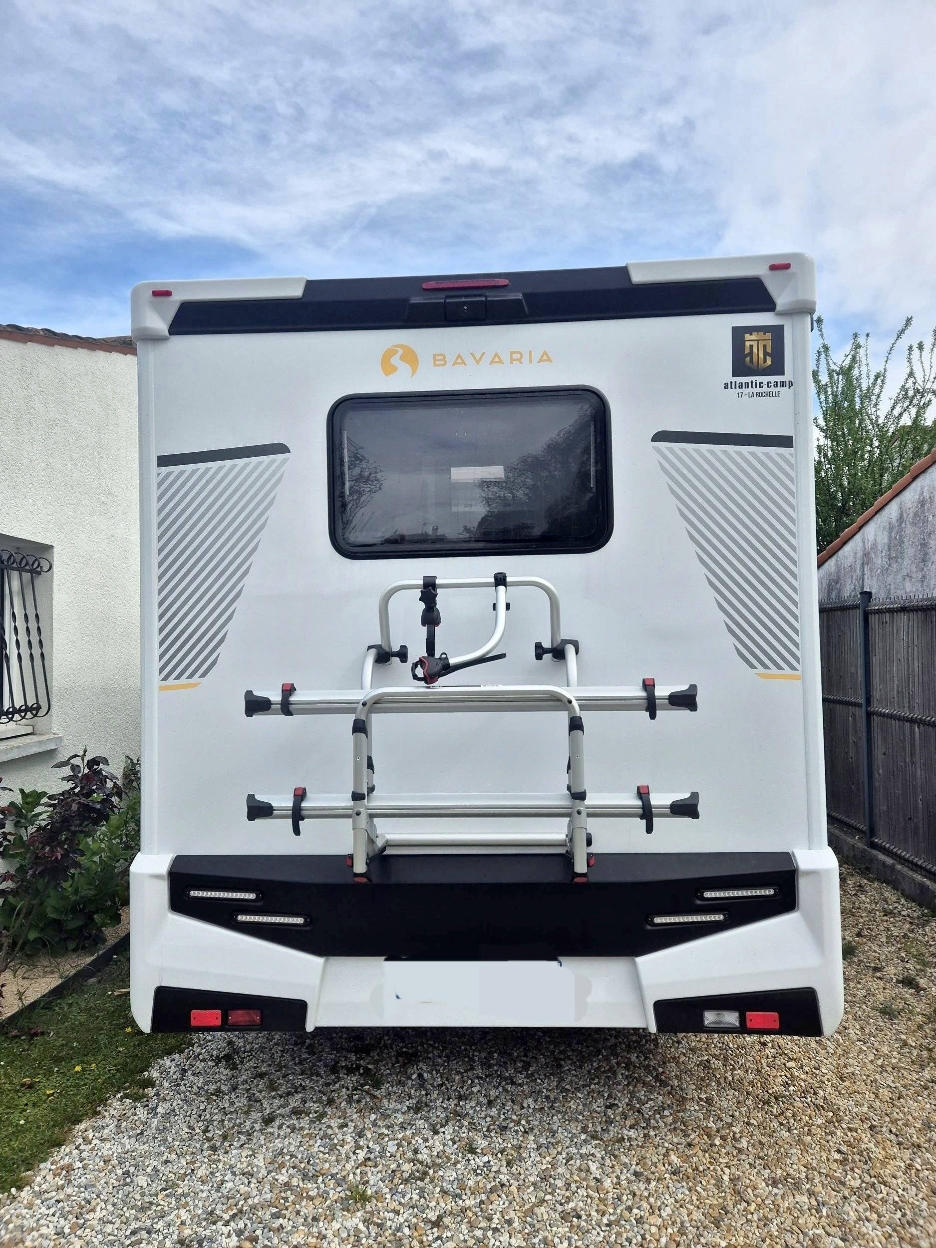 Bavaria Transit 2,0 l 170 ch