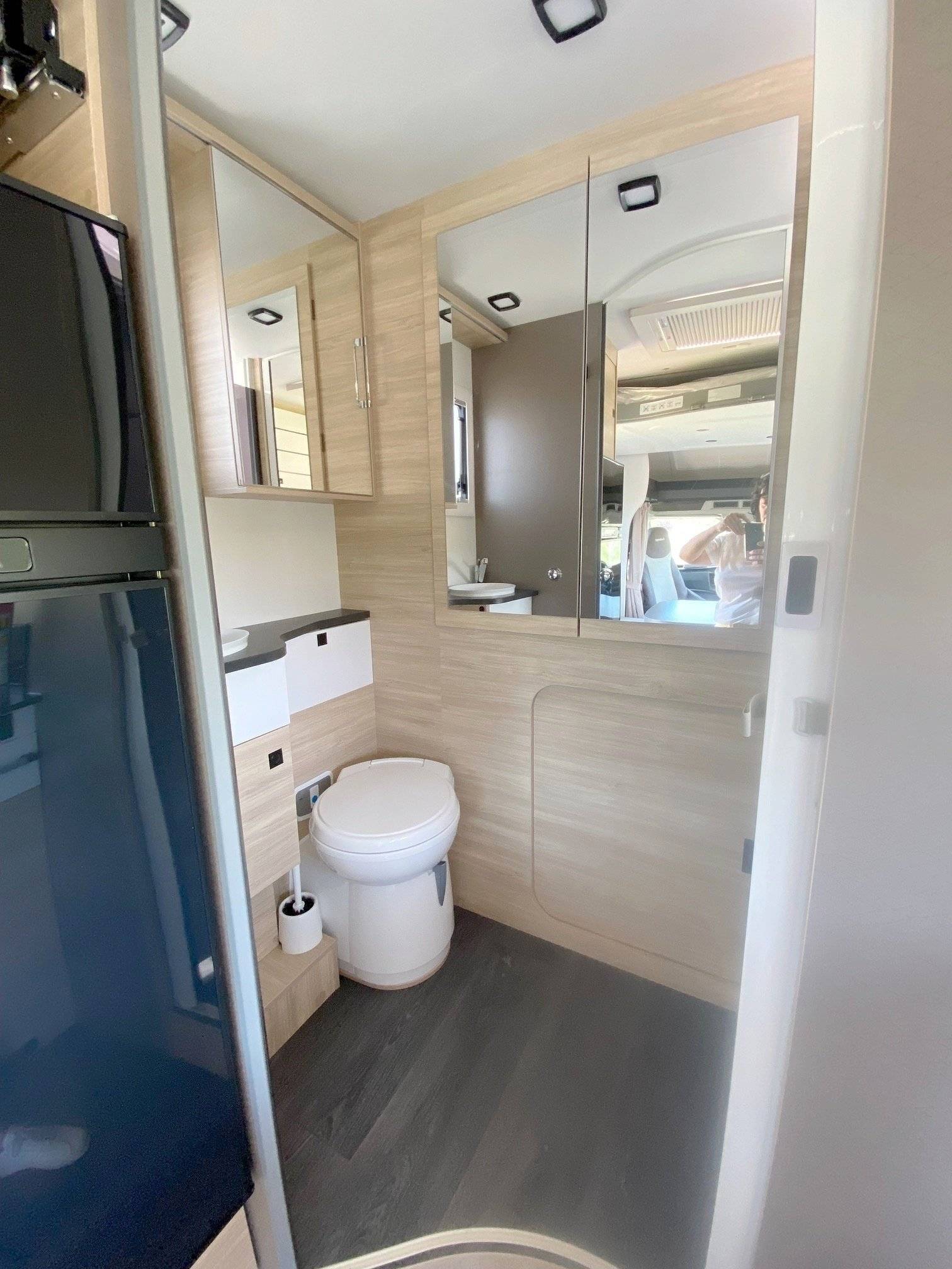 Challenger ford transit