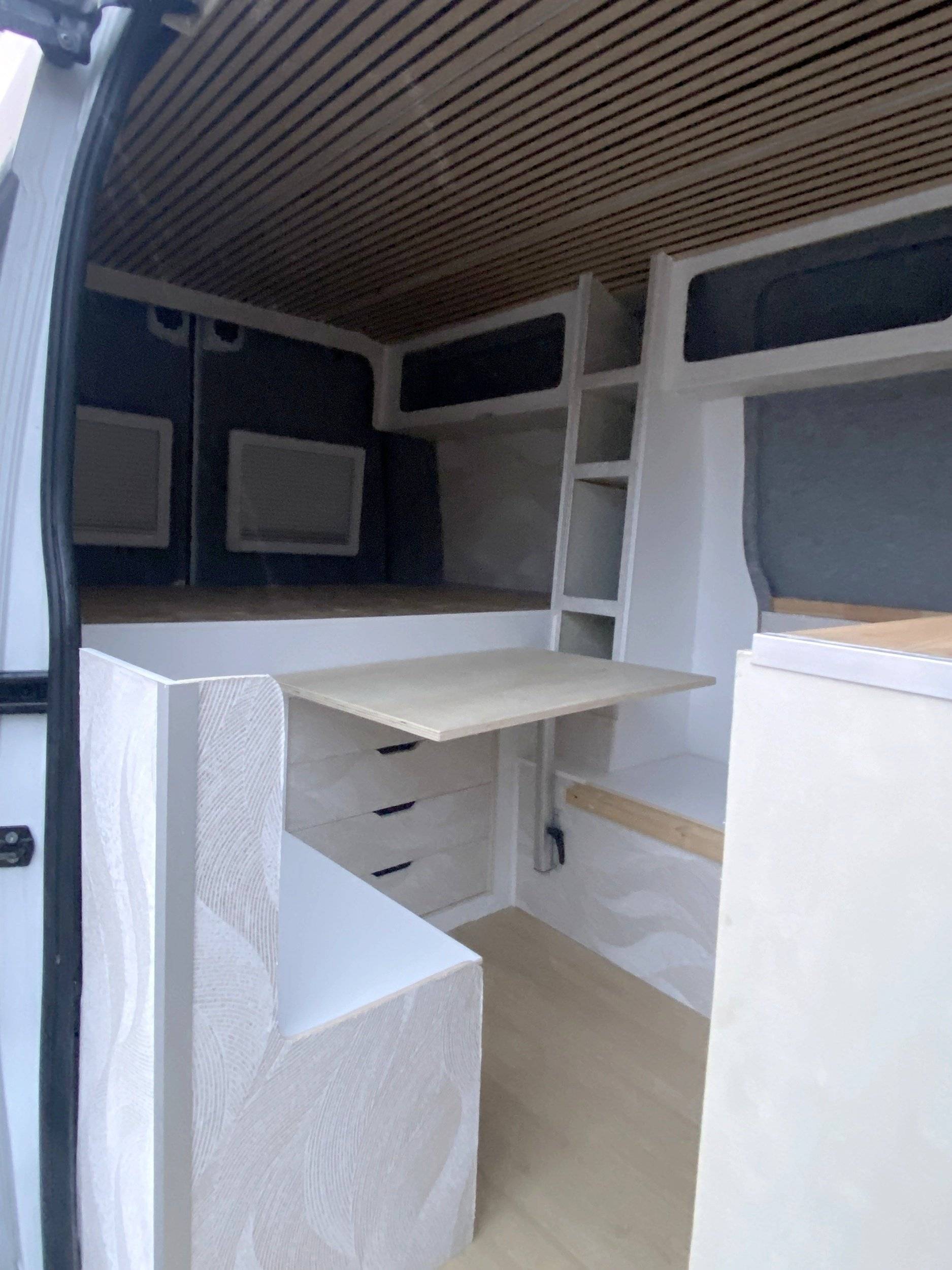 Dining Area Opel Movano - Yescapa