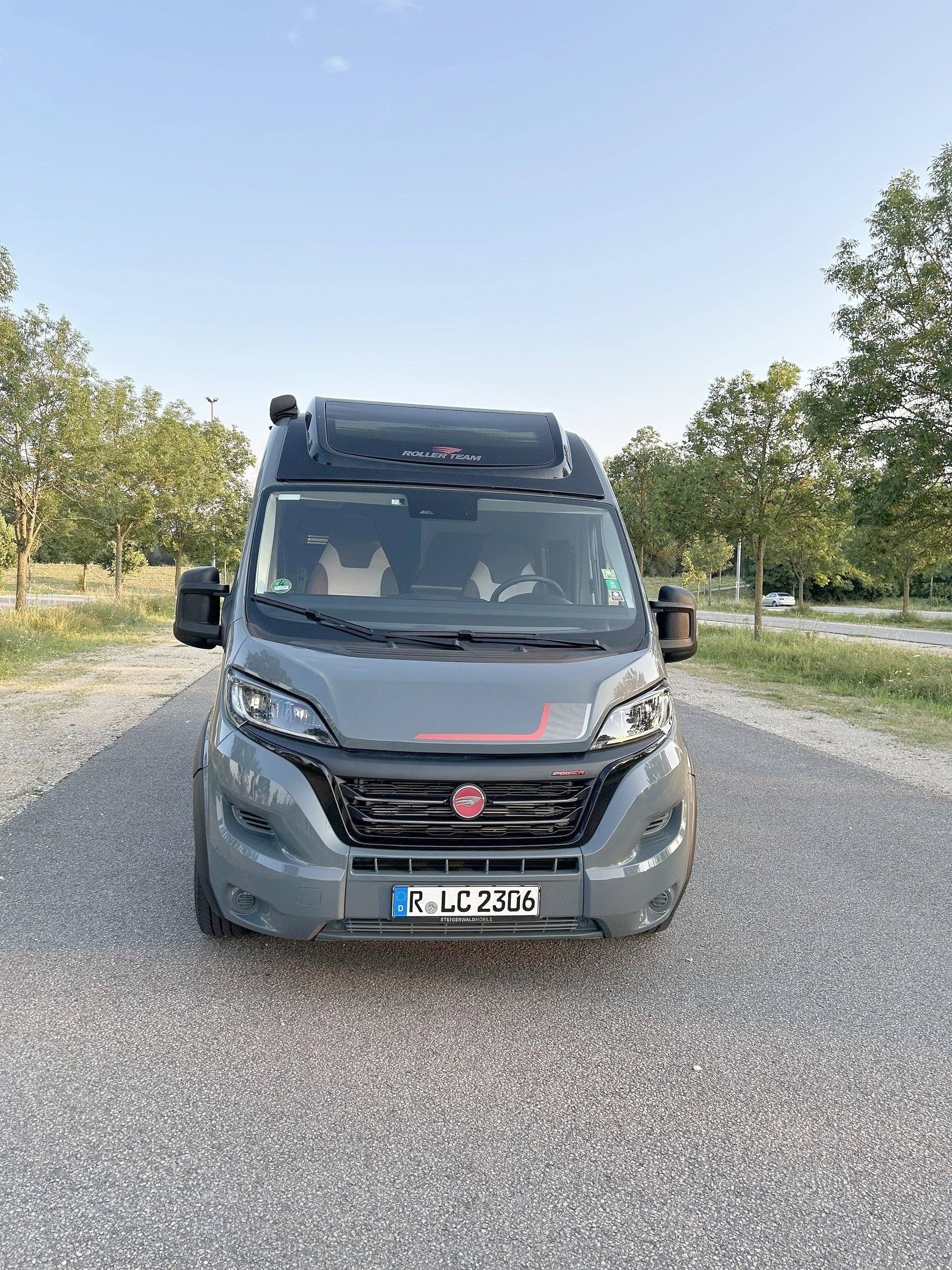 Vista del vehicle angle davanter Fiat Fiat ducato - Yescapa