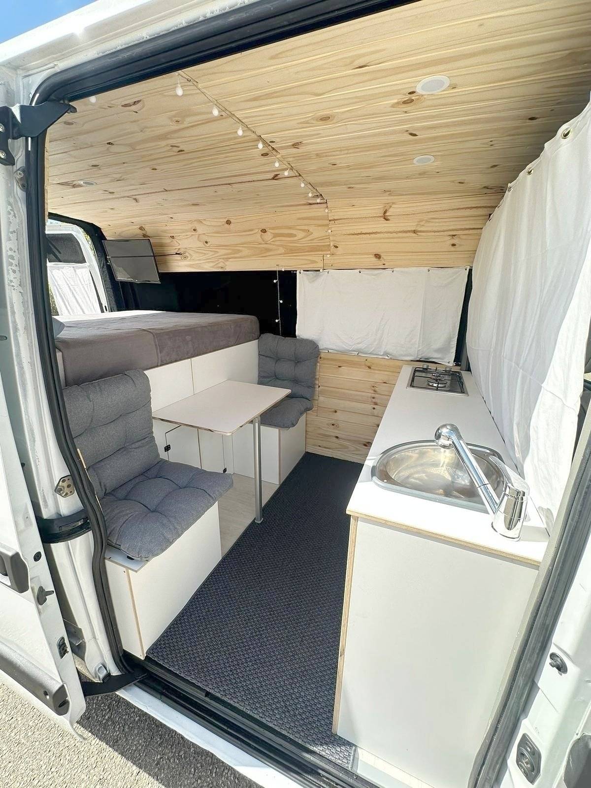 Front view from 3/4 Nissan - Yescapa