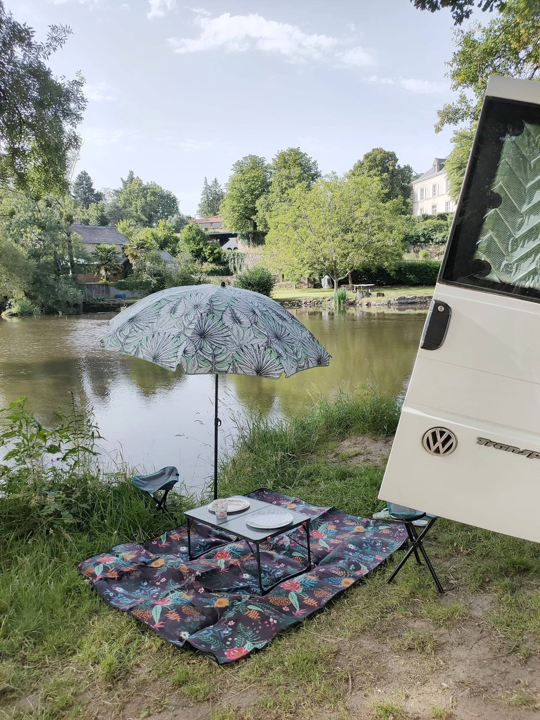 Custo Van Transporter