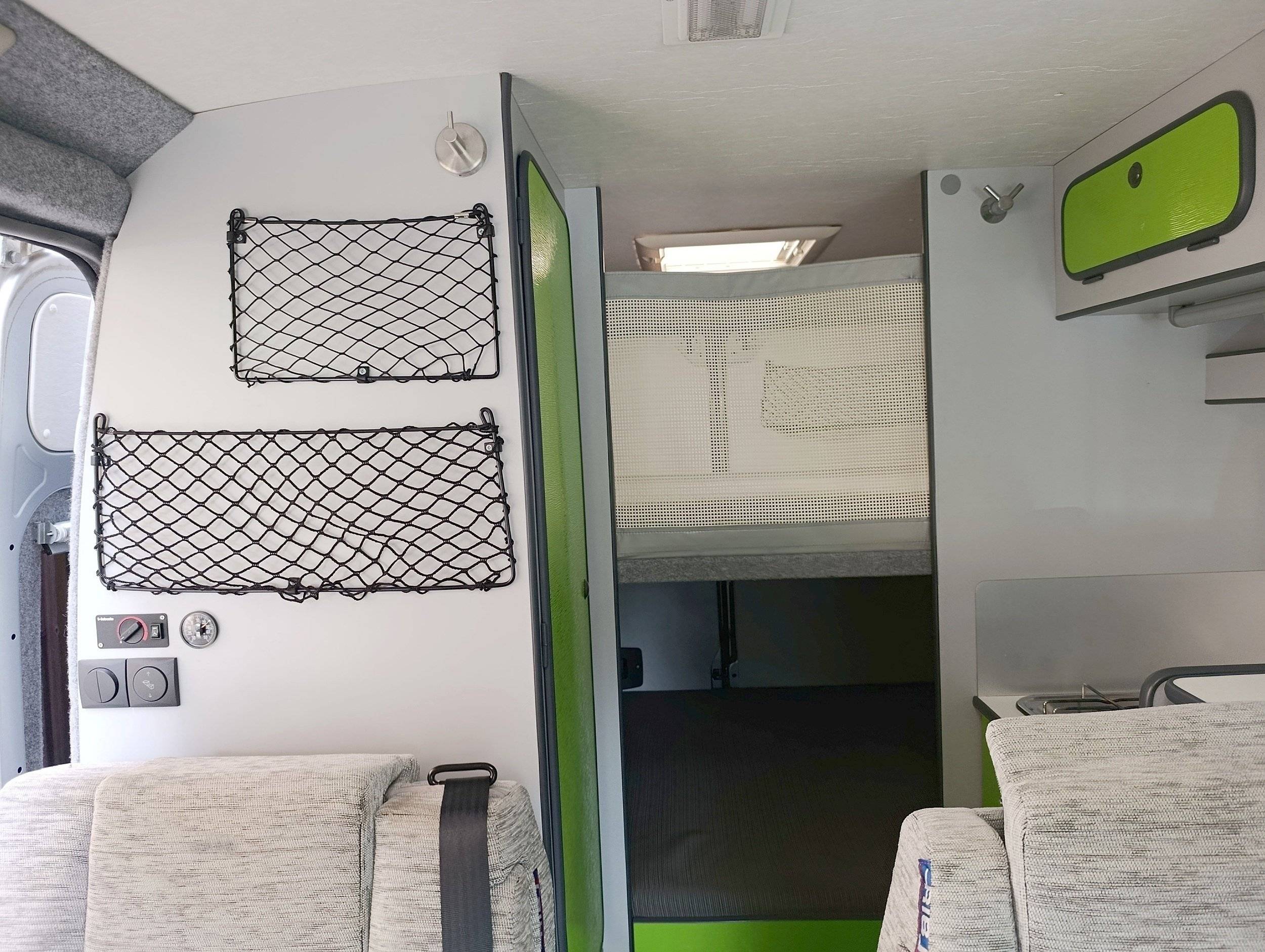 slaapplaatsen Fiat Ducato 3,0 l 180 ch - Yescapa