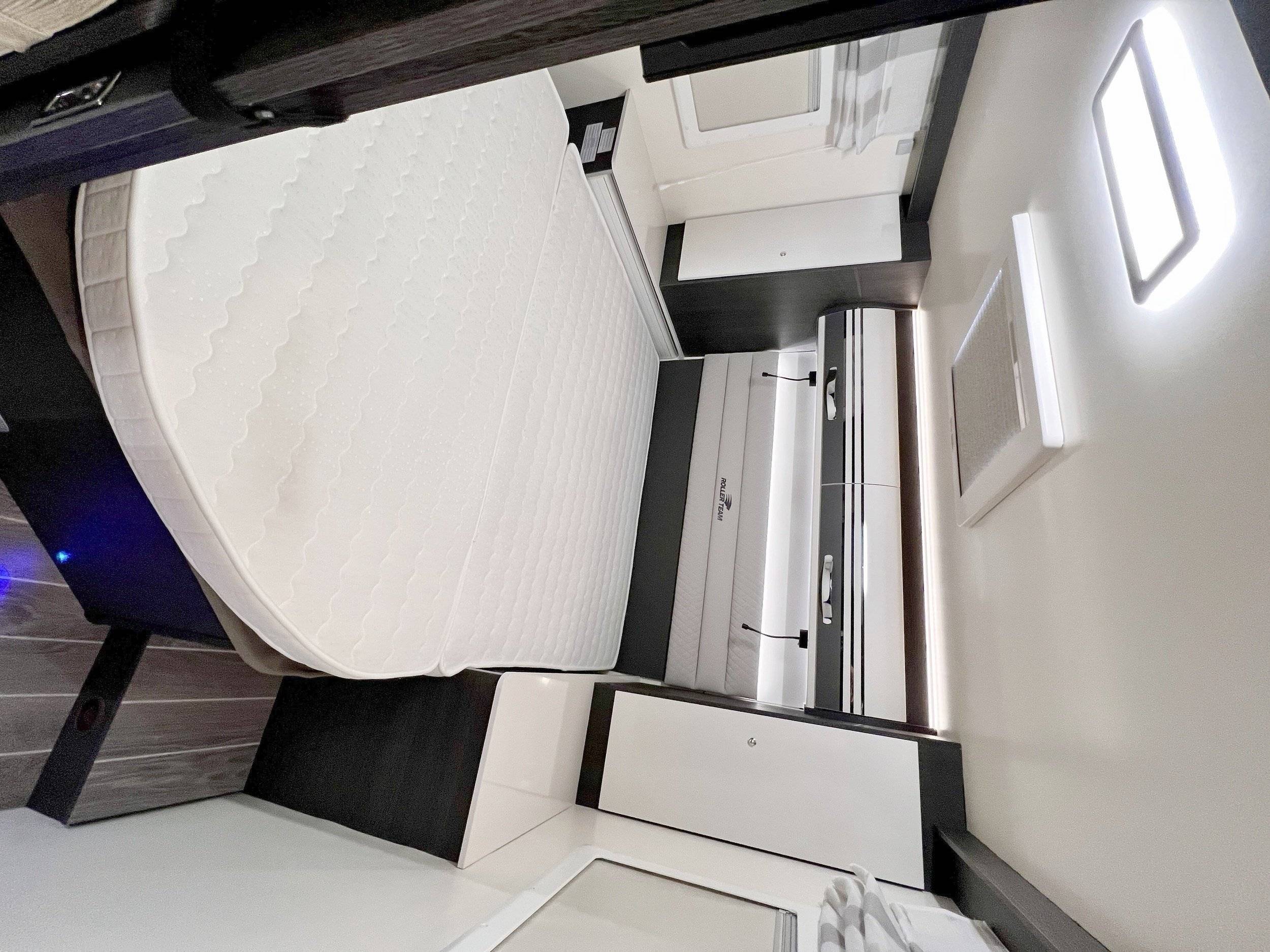 Plazas en cama Ford Transit 2,0 l 170 cv - Yescapa