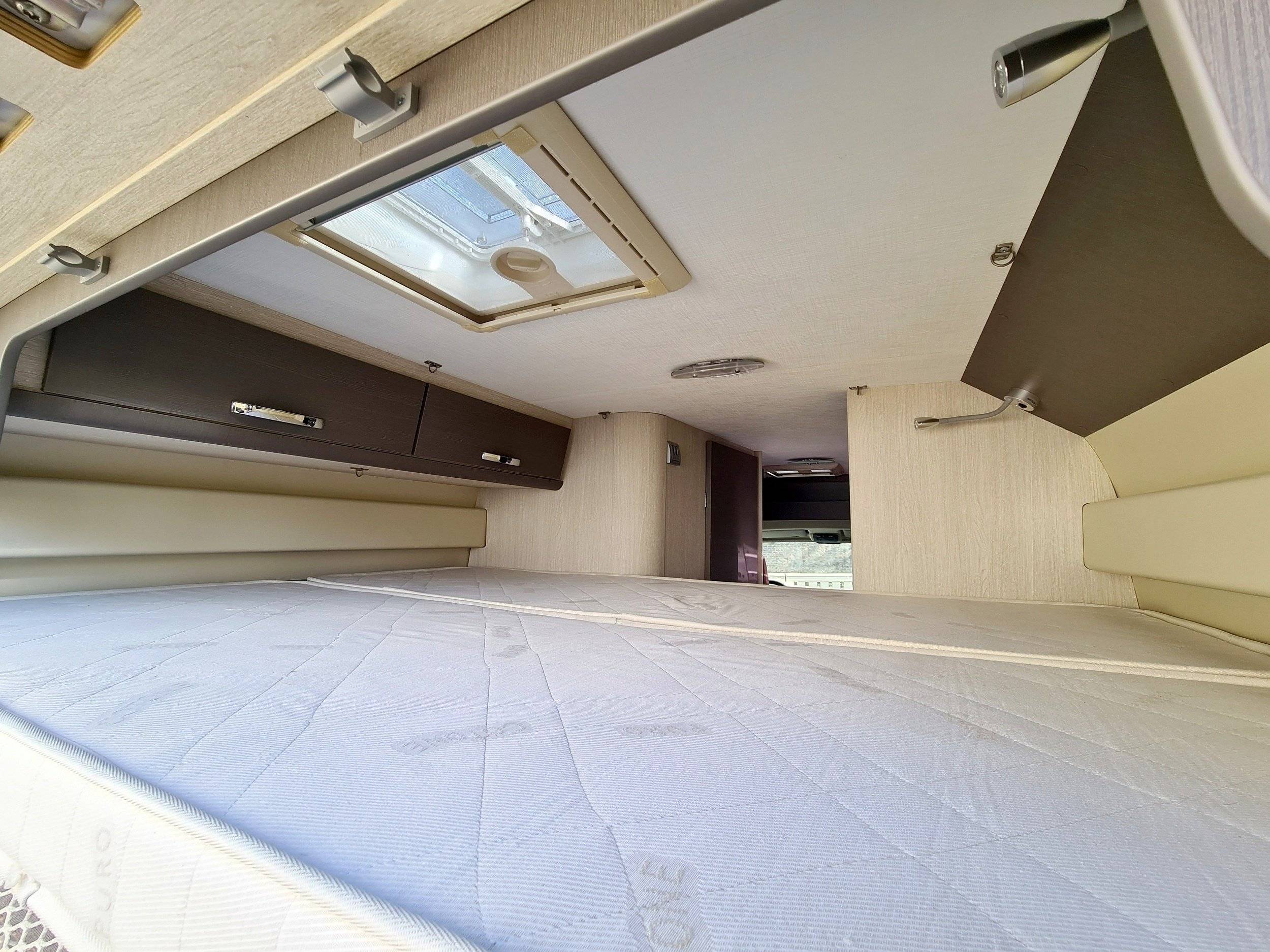 Berth Fiat Ducato - Yescapa