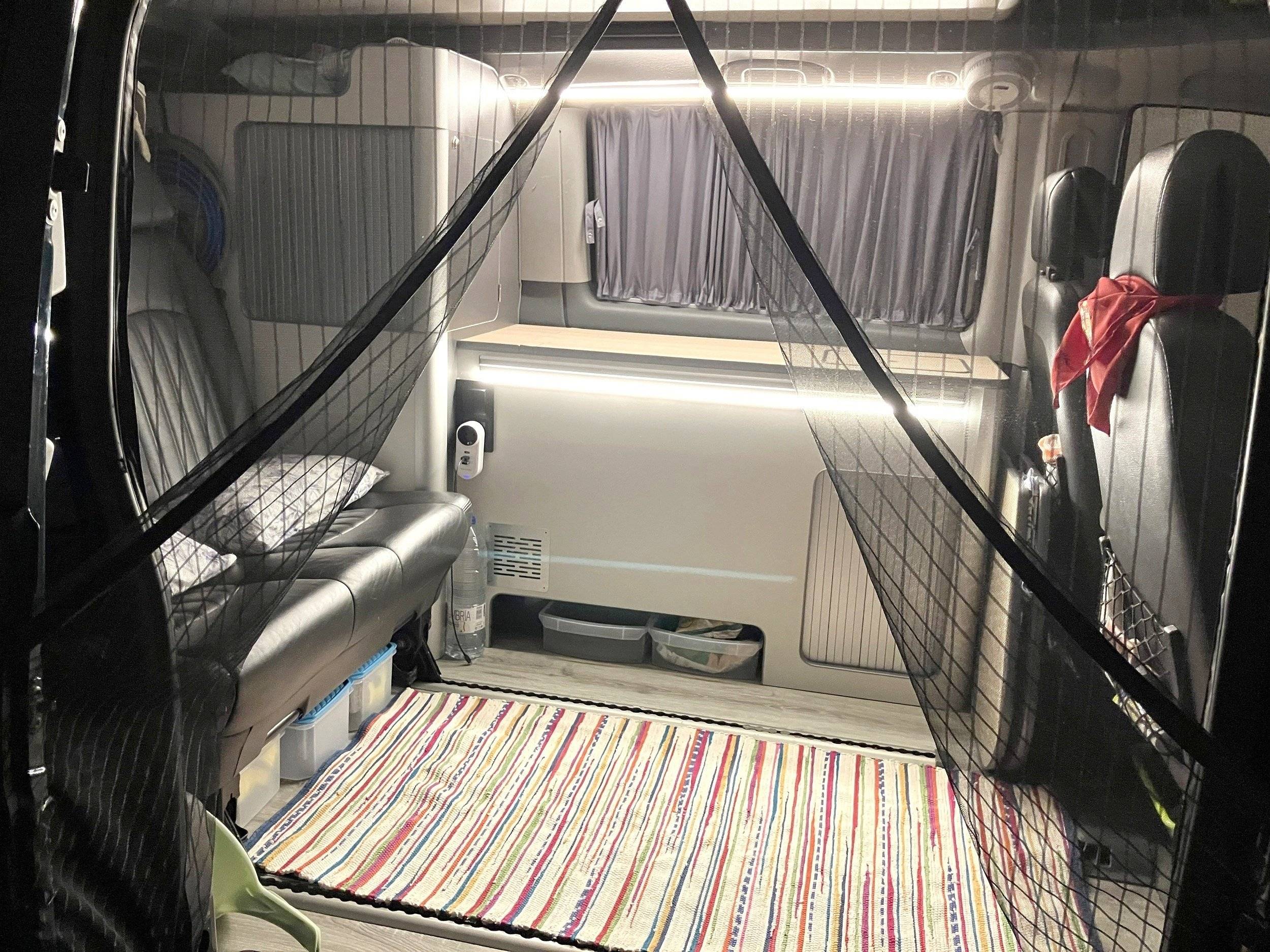 Dinette Mercedes Vito 111 CDI 116 ch. - Yescapa