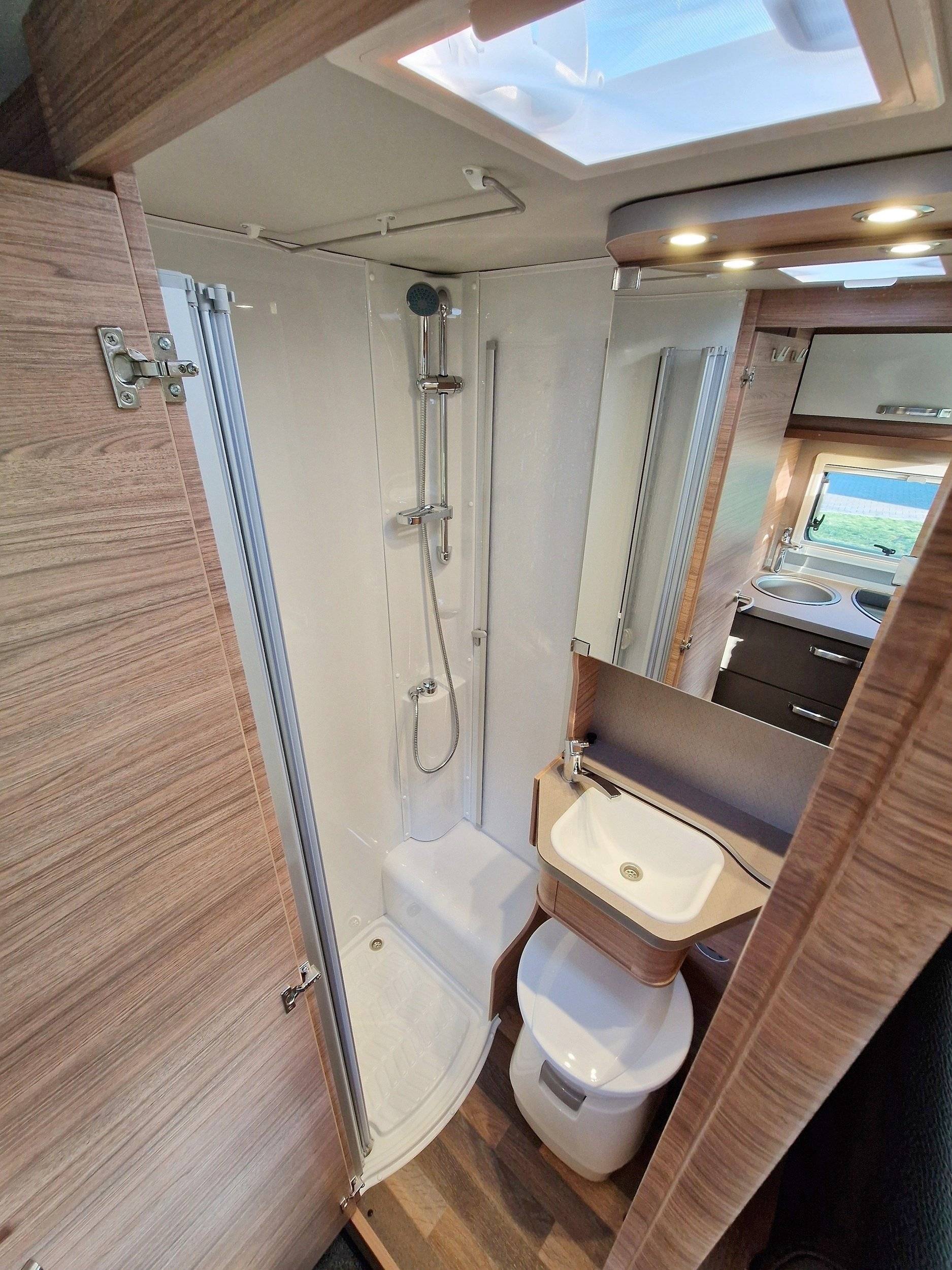 Weinsberg Caracompact 600 MEG